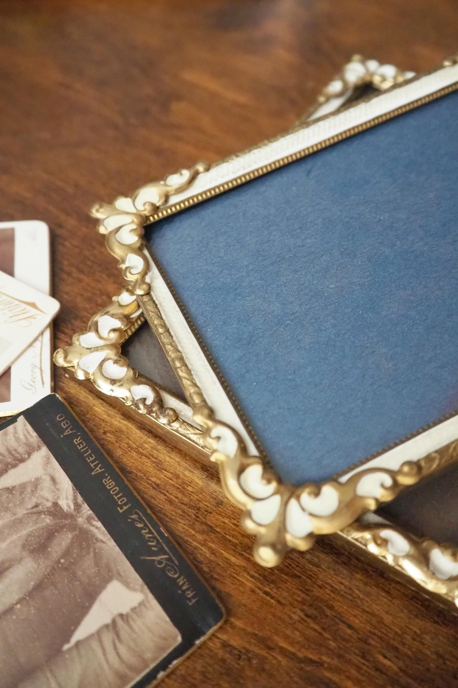 Set of two vintage photo frames | Set of two small matching vintage frames | Vintage brass picture frames | Brass and white frames