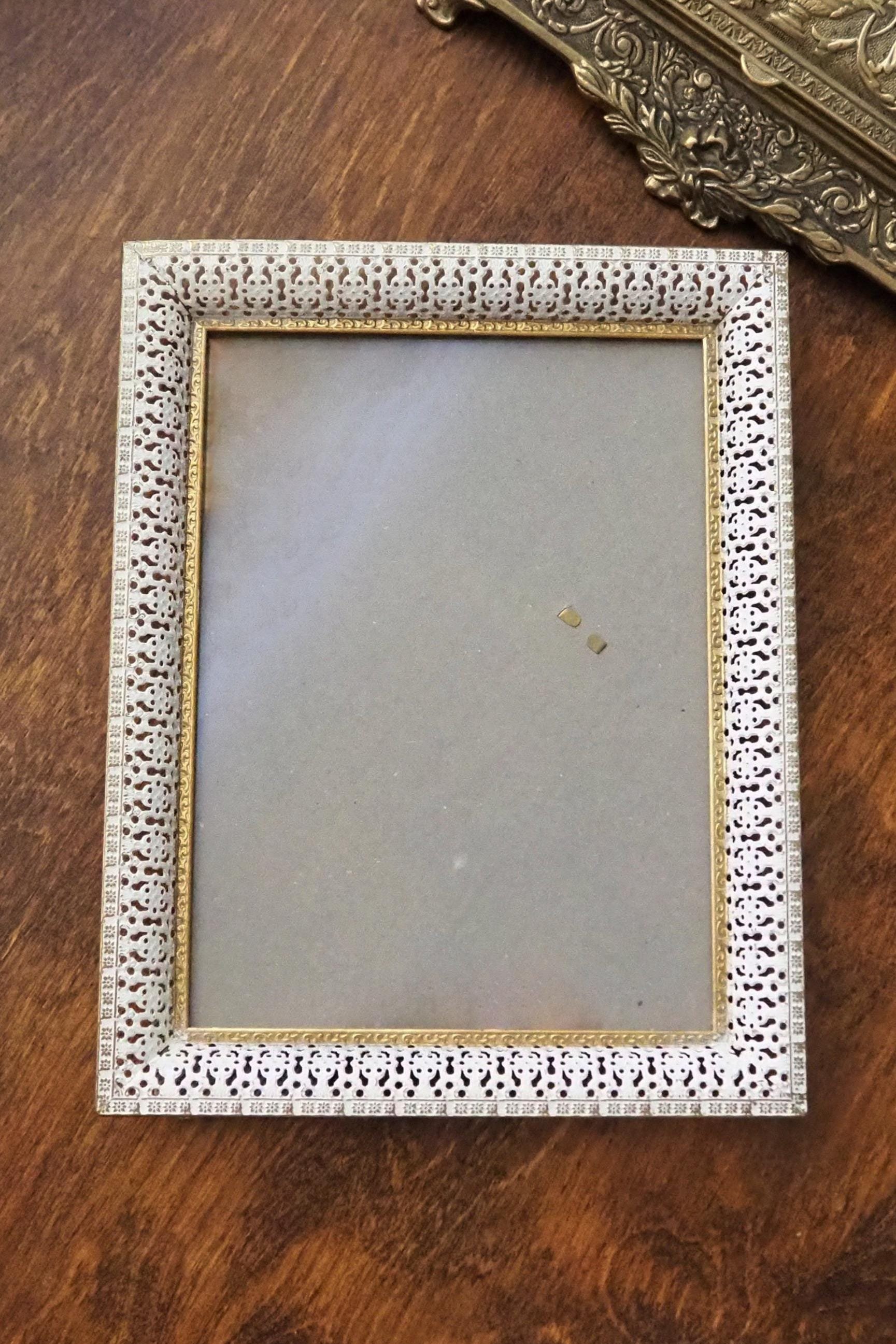Vintage photo frame | Vintage brass and white photo frame | Brass picture frame | Vintage Jyden picture frame | Danish photo frame