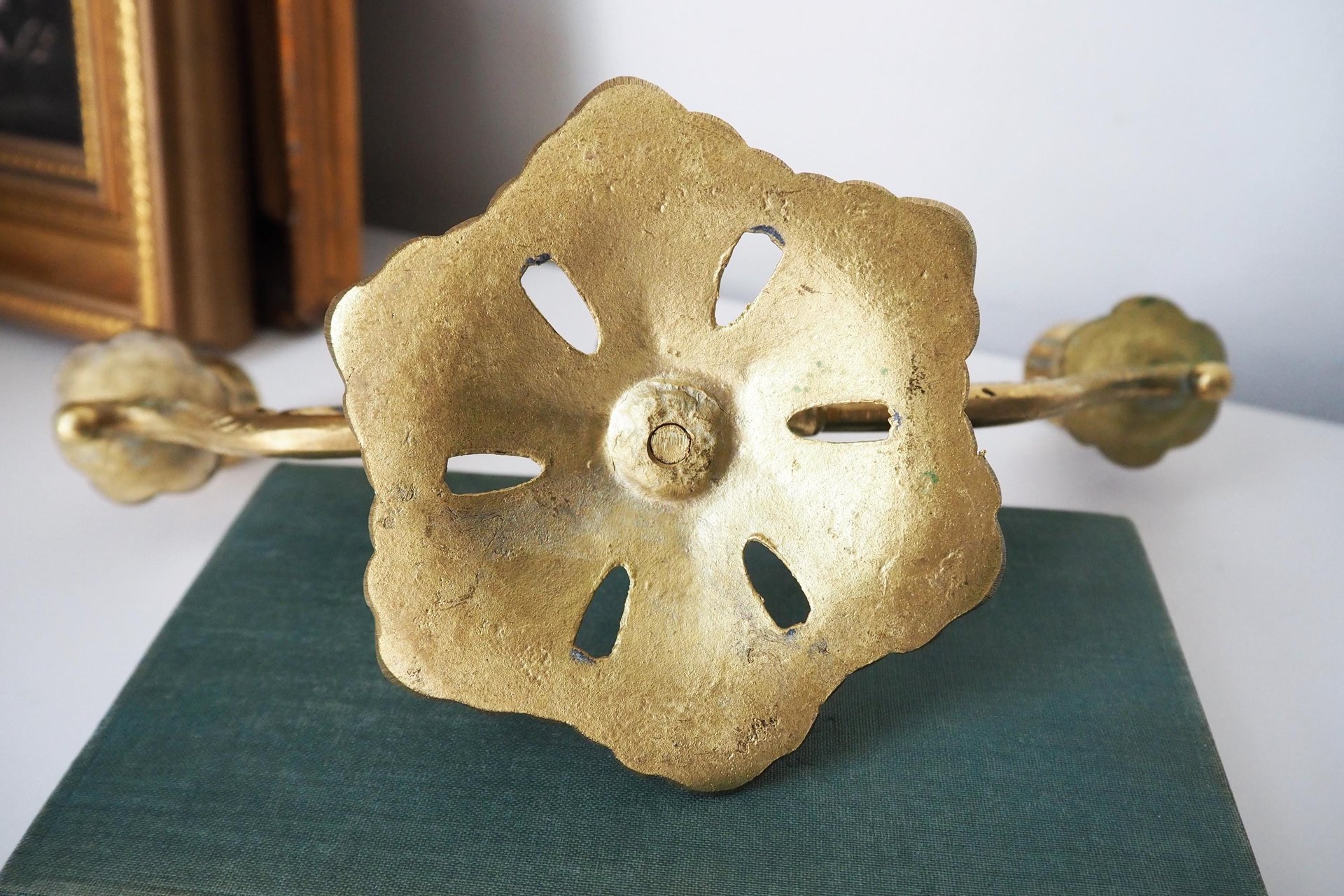Vintage brass candelabra | Brass candelabra | Three arm brass candlestick holder | Three arm candelabra | Kupittaan Valaisin candle holder