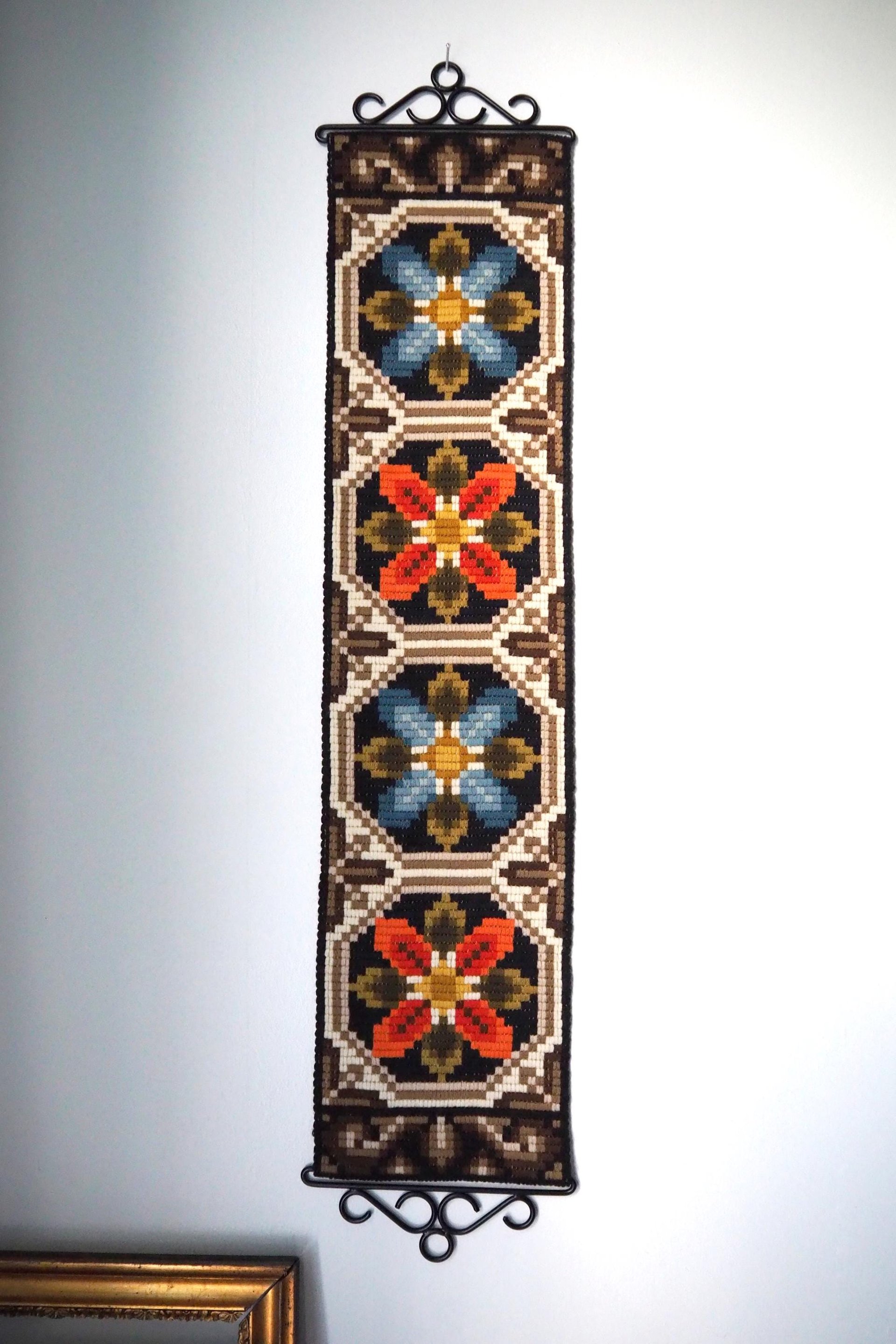 Vintage wall hanging | Small vintage wall hanging | Scandinavian woven textile | Retro wall hanging | Made in Finland