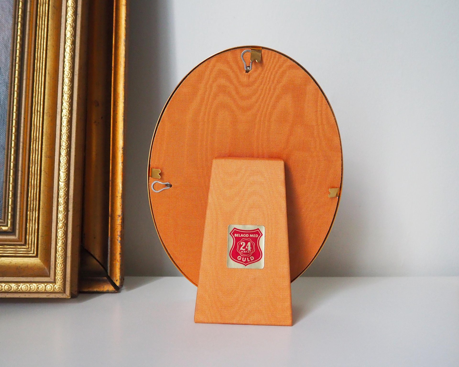 Vintage gold plated photo frame | Oval gold plated photo frame | Danish picture frame | Vintage Jyden picture frame | Oval photo frame