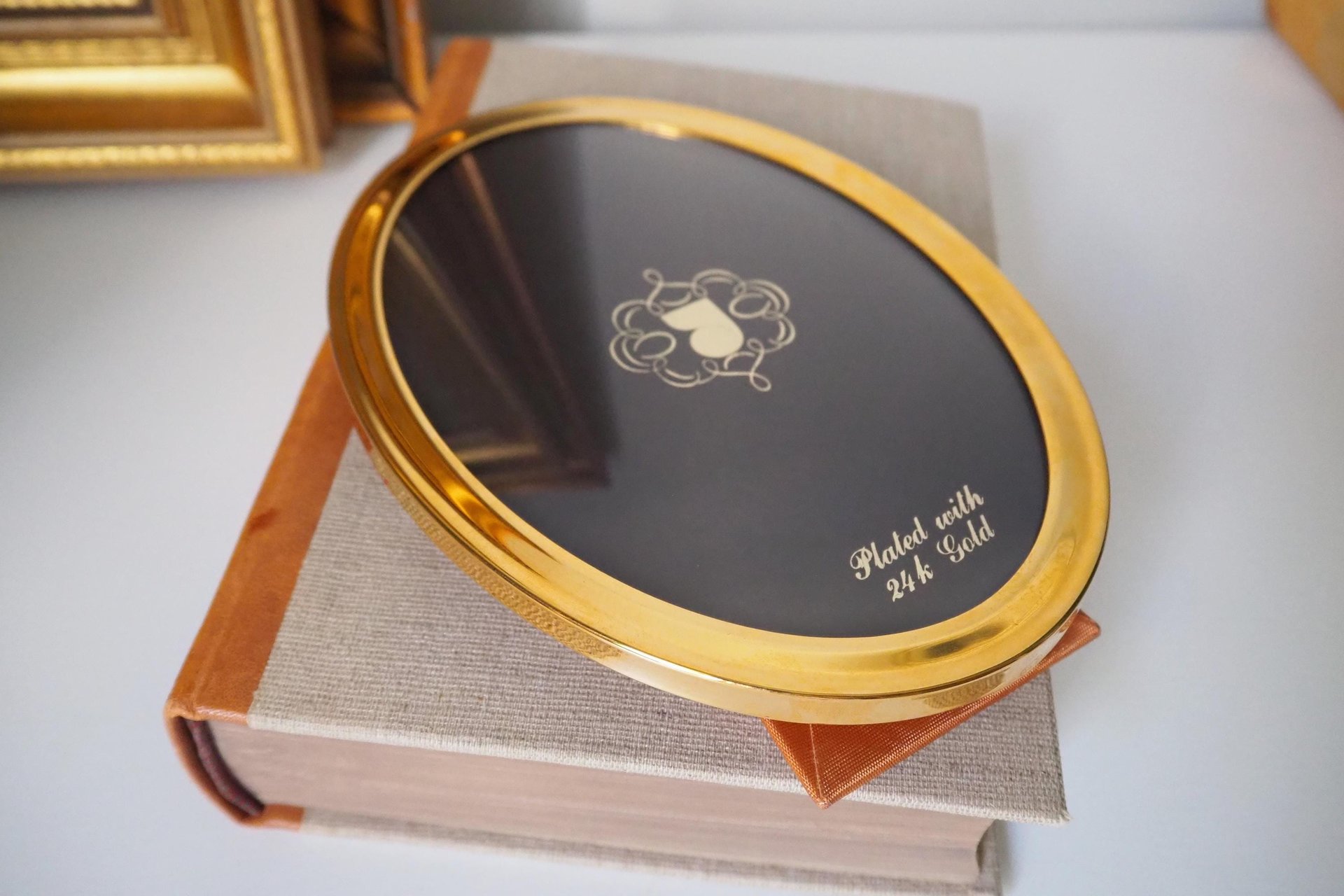 Vintage gold plated photo frame | Oval gold plated photo frame | Danish picture frame | Vintage Jyden picture frame | Oval photo frame