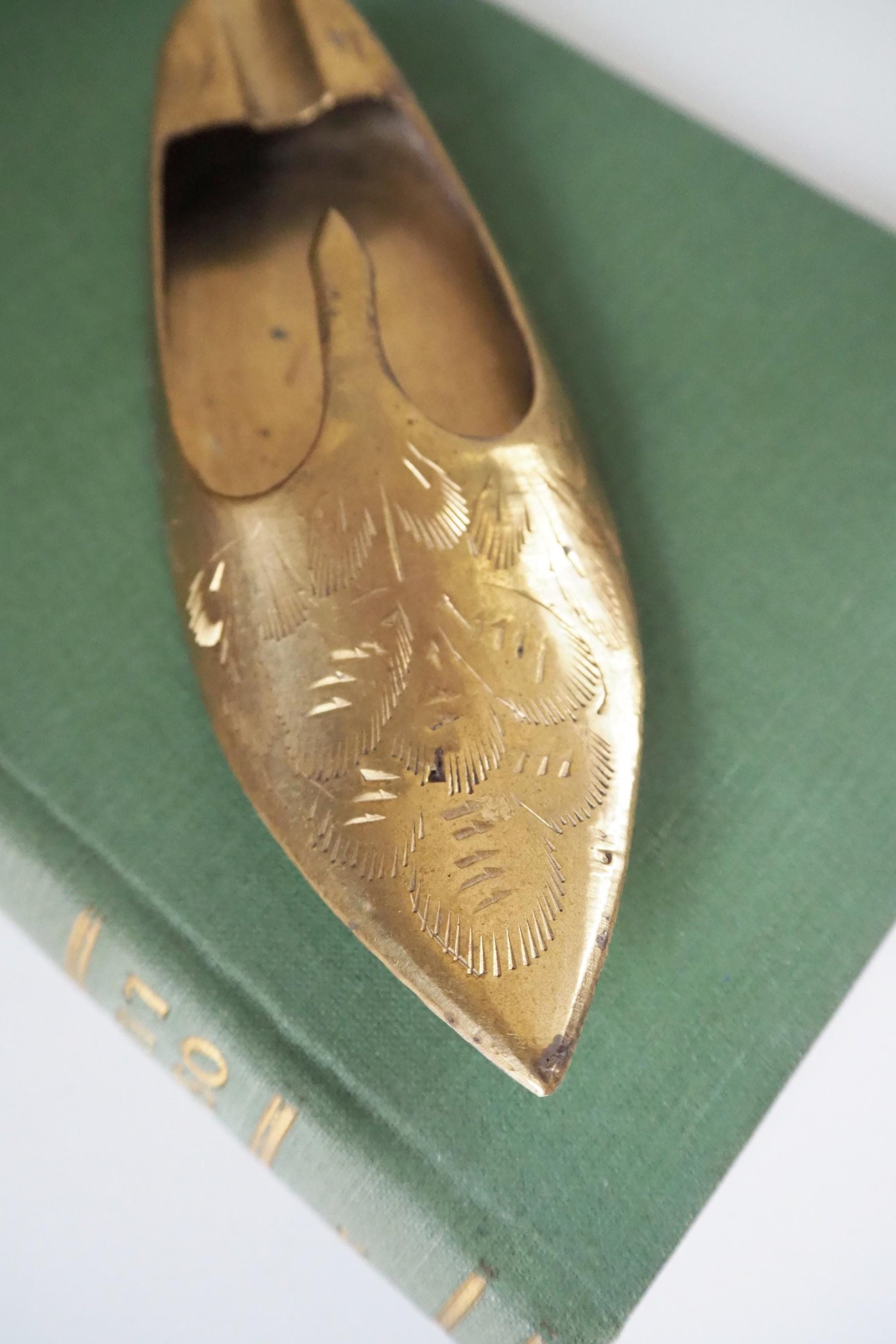 Vintage brass ashtray | Shoe shaped ashtray | Brass shoe ashtray | Brass home decor | Small ashtray | Vintage tobacciana