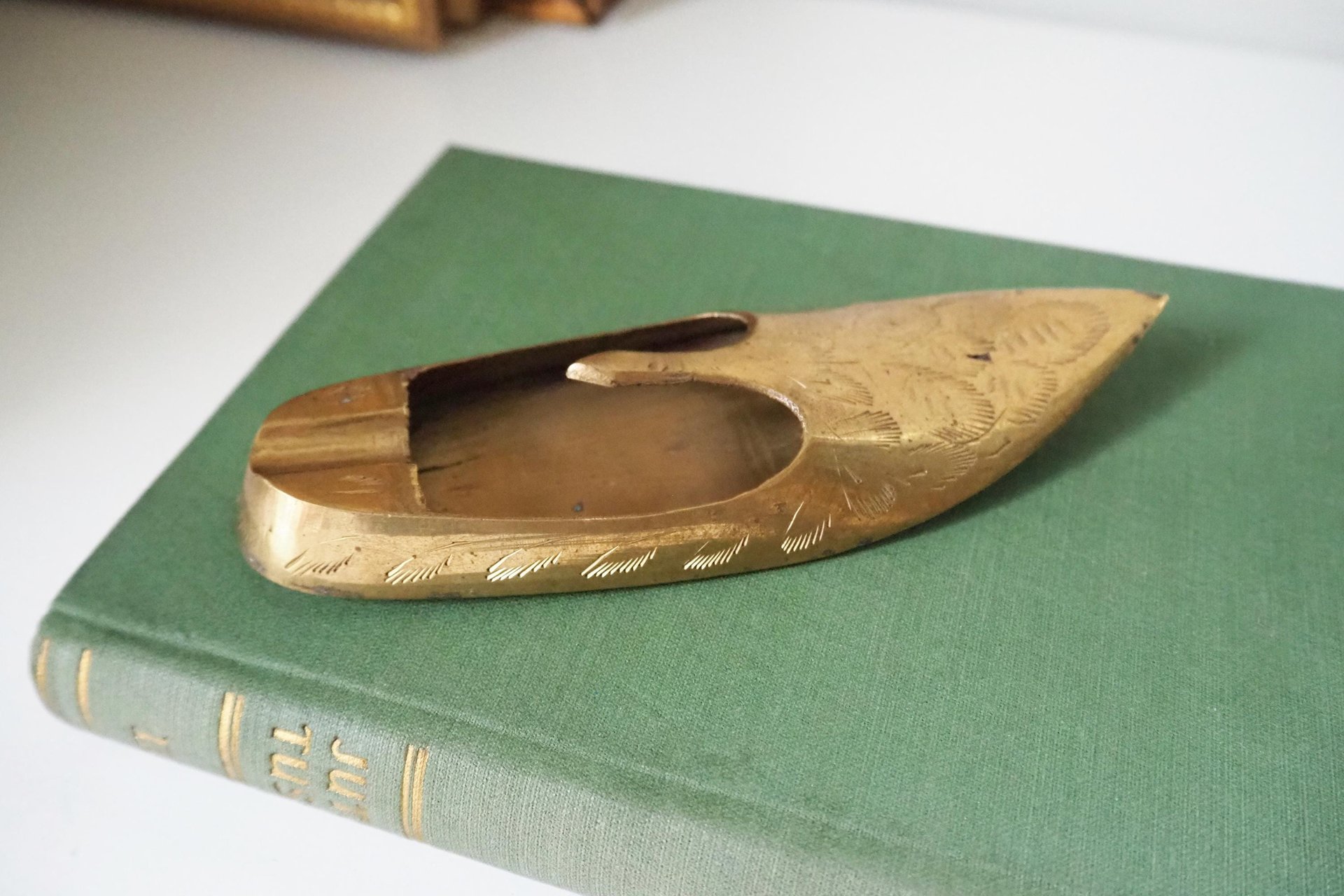 Vintage brass ashtray | Shoe shaped ashtray | Brass shoe ashtray | Brass home decor | Small ashtray | Vintage tobacciana