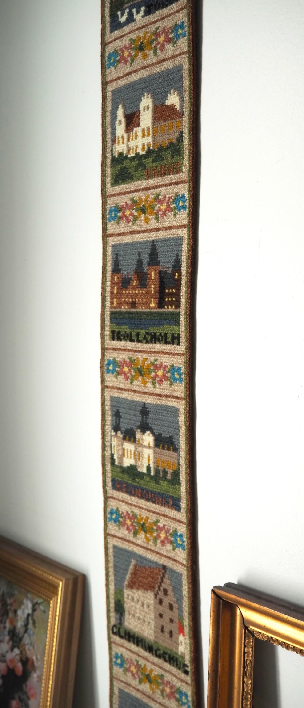 Vintage wall hanging | Scandinavian wall hanging | Traditional wall tapestry | Church wall hanging | Swedish tapestry | Skånska slott
