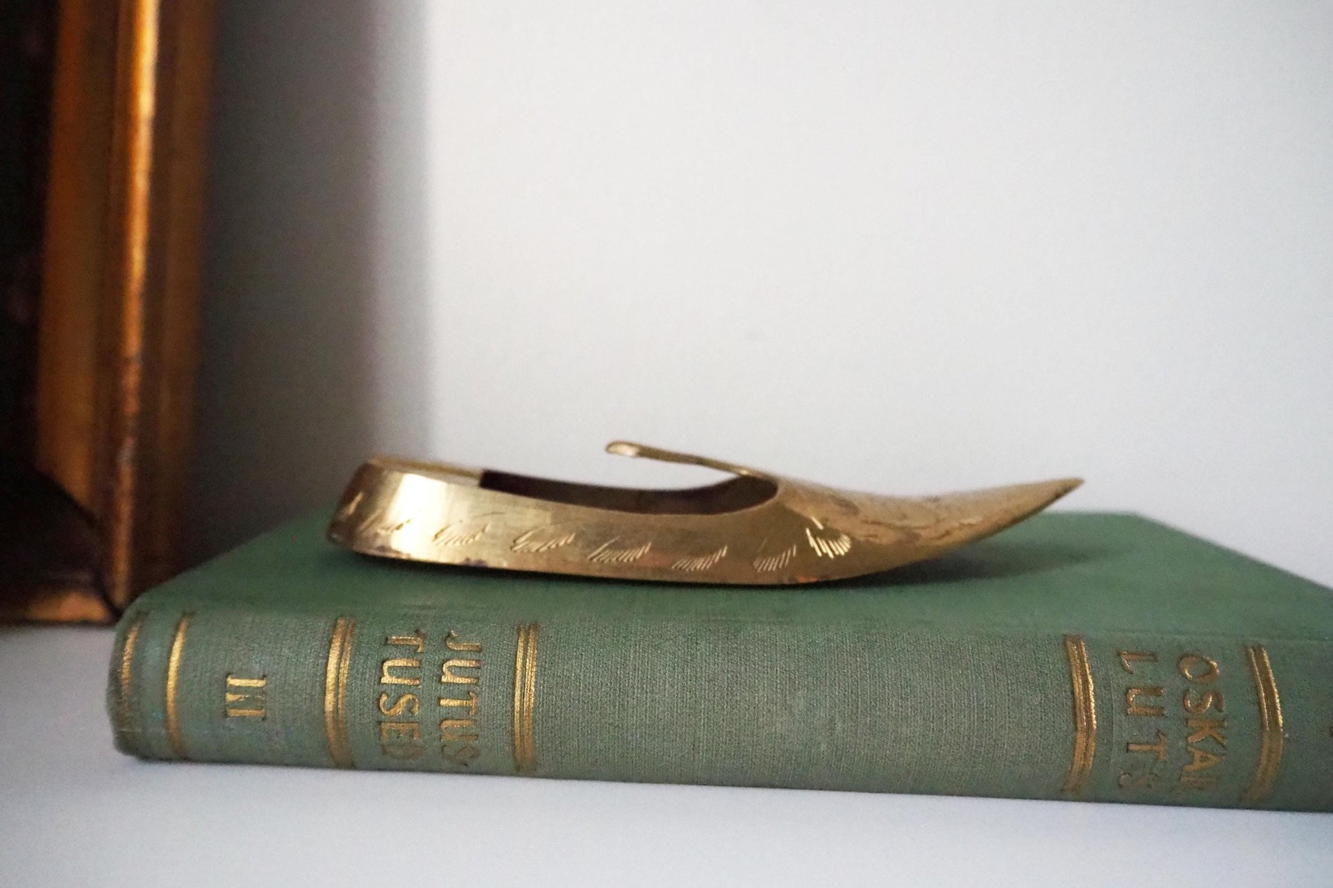 Vintage brass ashtray | Shoe shaped ashtray | Brass shoe ashtray | Brass home decor | Small ashtray | Vintage tobacciana
