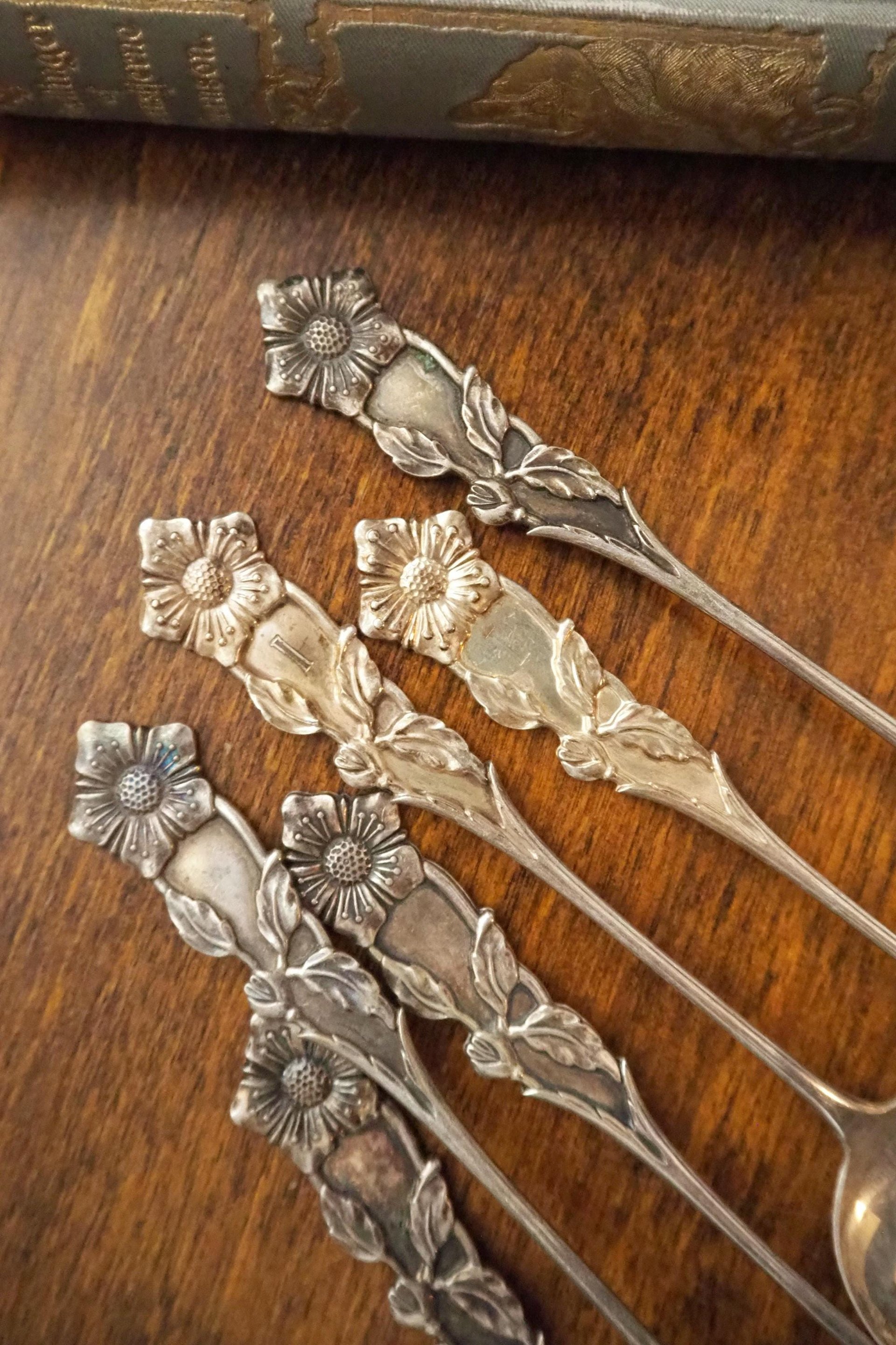 Set of six large vintage teaspoons | Large alpacca silver teaspoons | Matching teaspoons | Floral teaspoon set | Vintage alpacca teaspoons