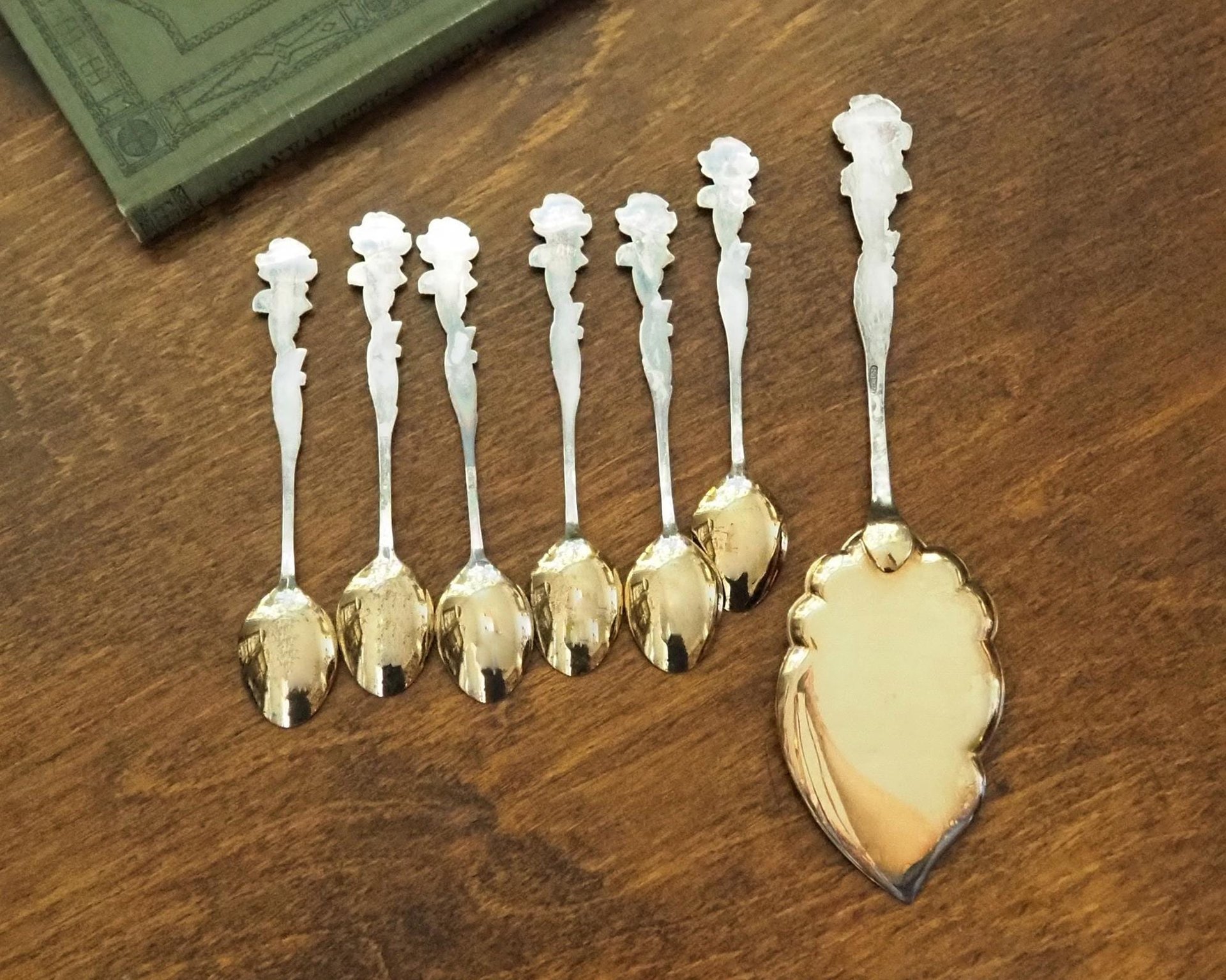 Set of six vintage teaspoons and a cake server | Vintage alpacca silver teaspoons | Vintage teaspoons | Rose teaspoon set and a cake server