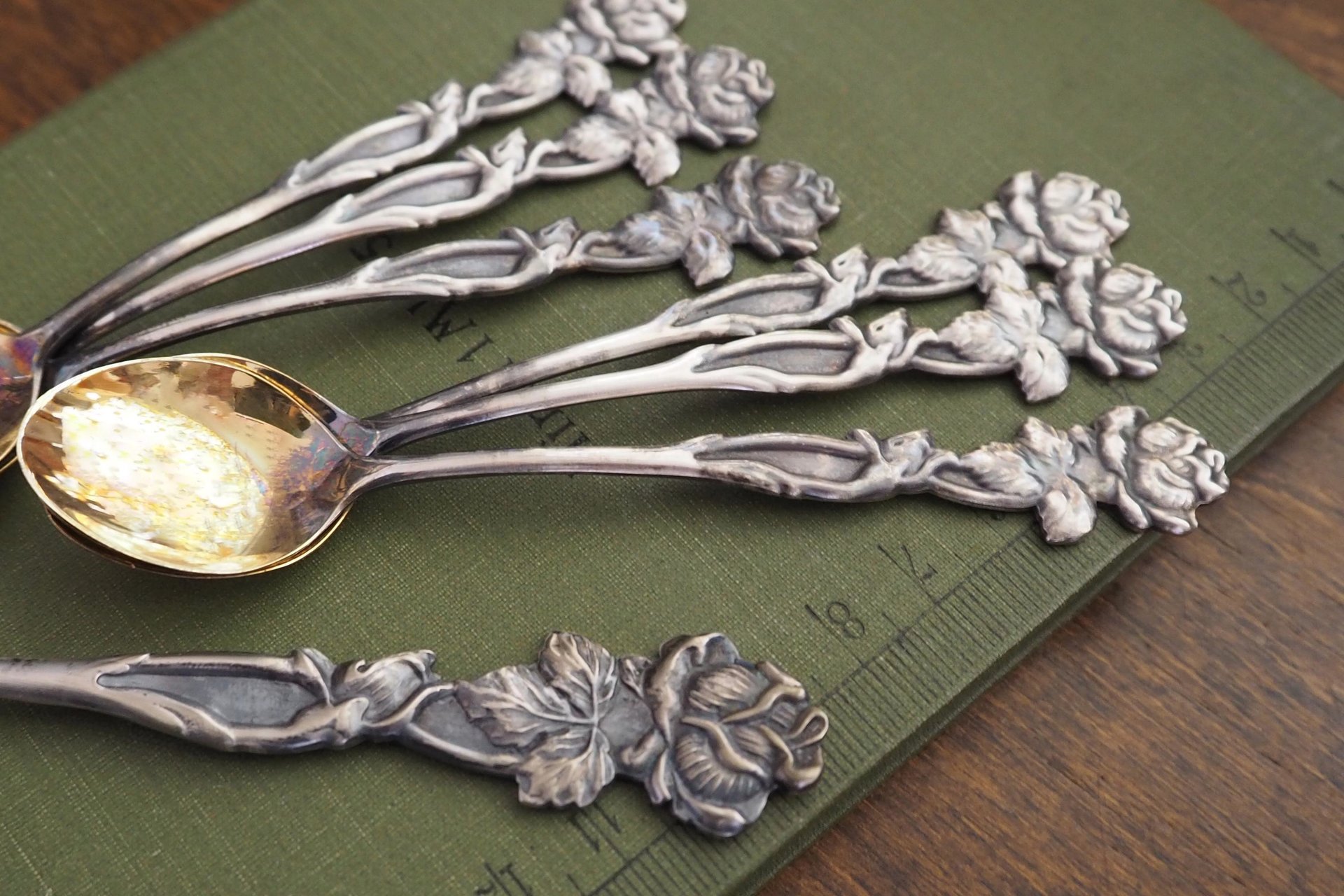 Set of six vintage teaspoons and a cake server | Vintage alpacca silver teaspoons | Vintage teaspoons | Rose teaspoon set and a cake server