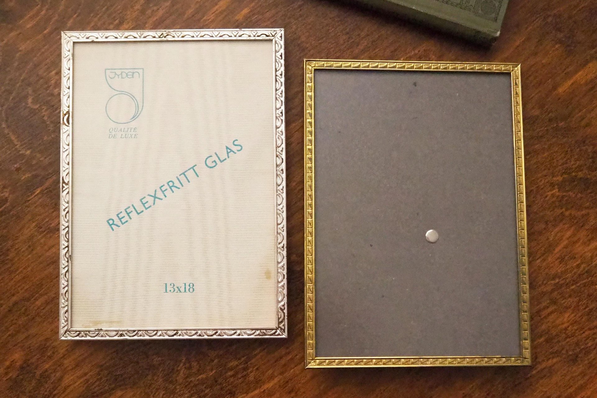 Set of two vintage photo frames | Vintage photo frames 13x18 cm | Vintage brass picture frames | Vintage silver plated frames