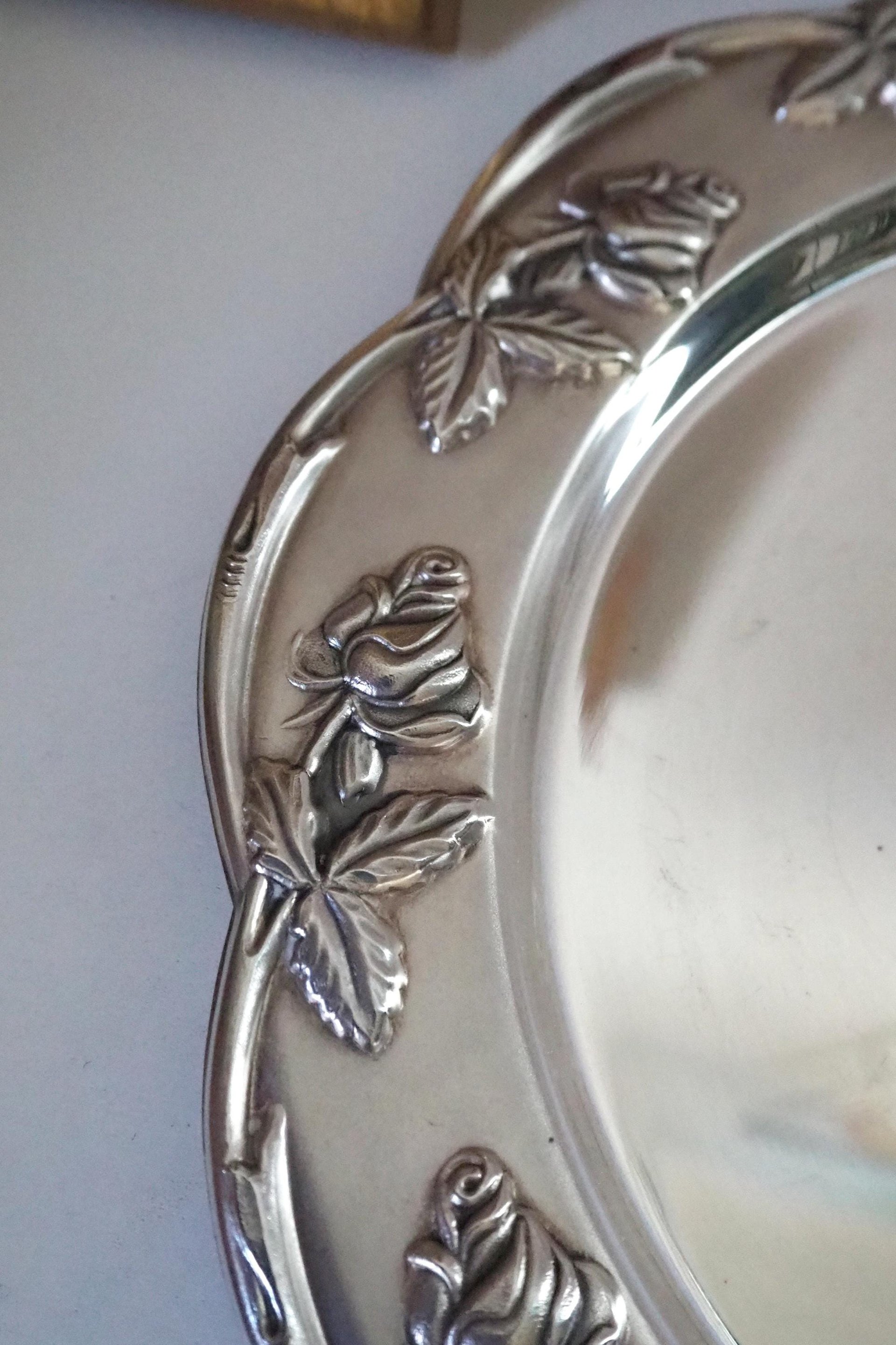 Vintage alpacca silver plate | Alpacca silver platter | Vintage silver plate | Alpacca plate with rose ornament | Floral silver plate
