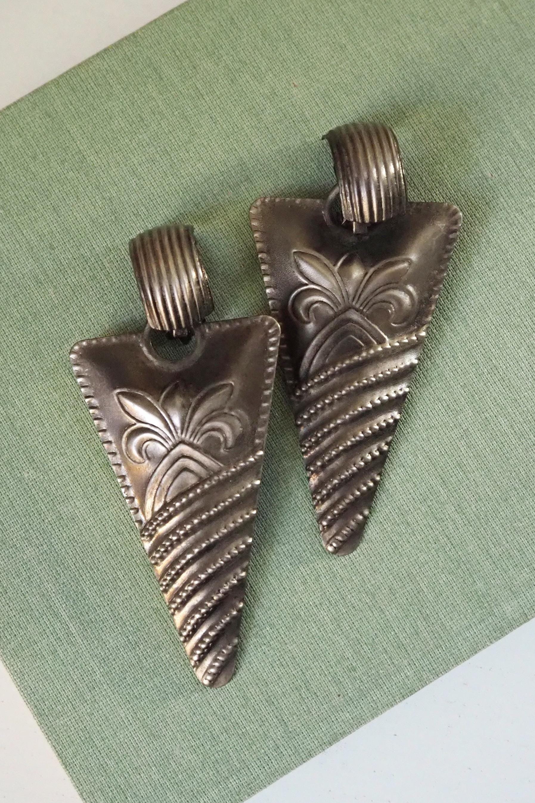 Vintage clip-on earrings | Silver tone clip-on earrings | Vintage silver tone earrings | Large clip-on earrings | Chunky earrings