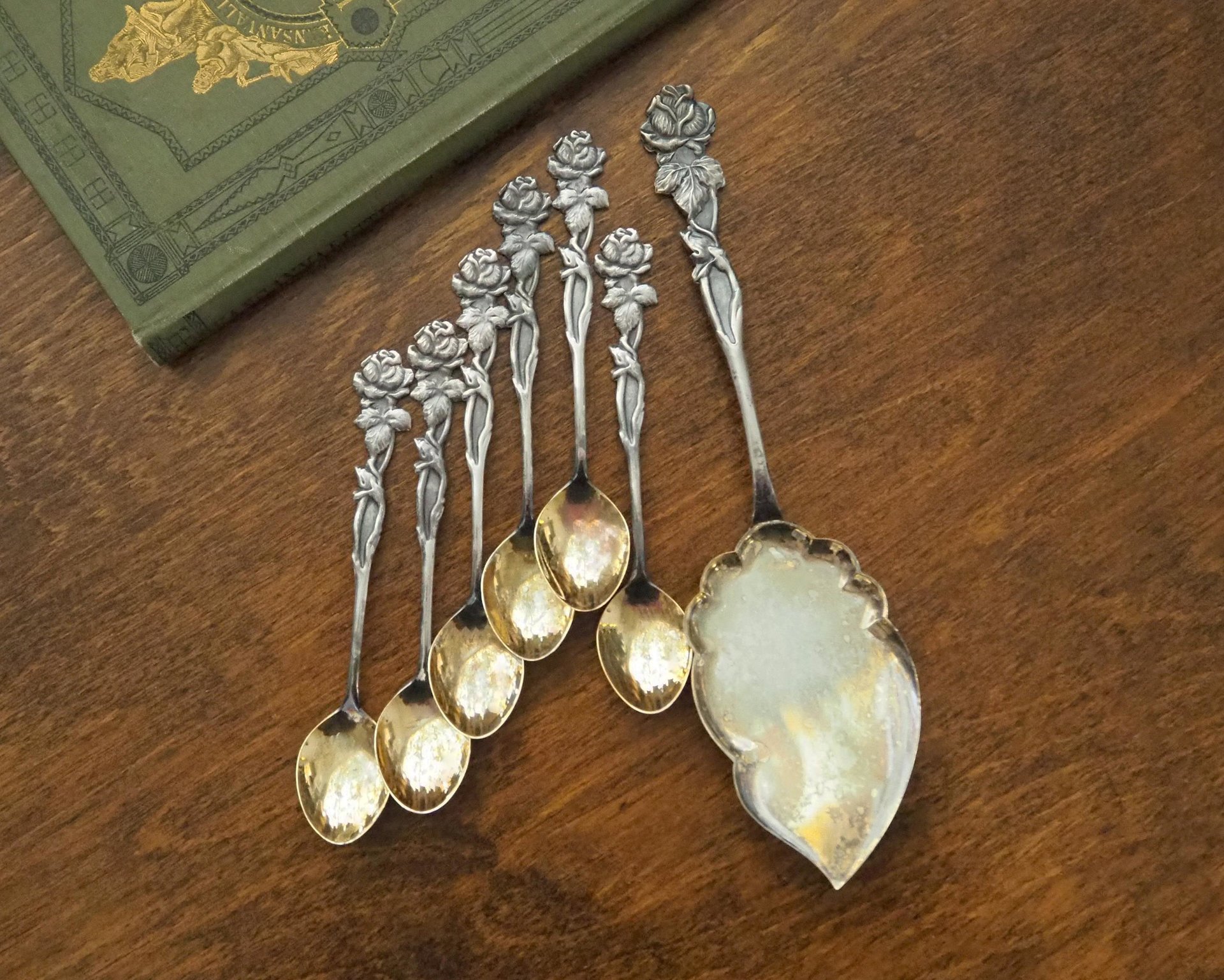 Set of six vintage teaspoons and a cake server | Vintage alpacca silver teaspoons | Vintage teaspoons | Rose teaspoon set and a cake server