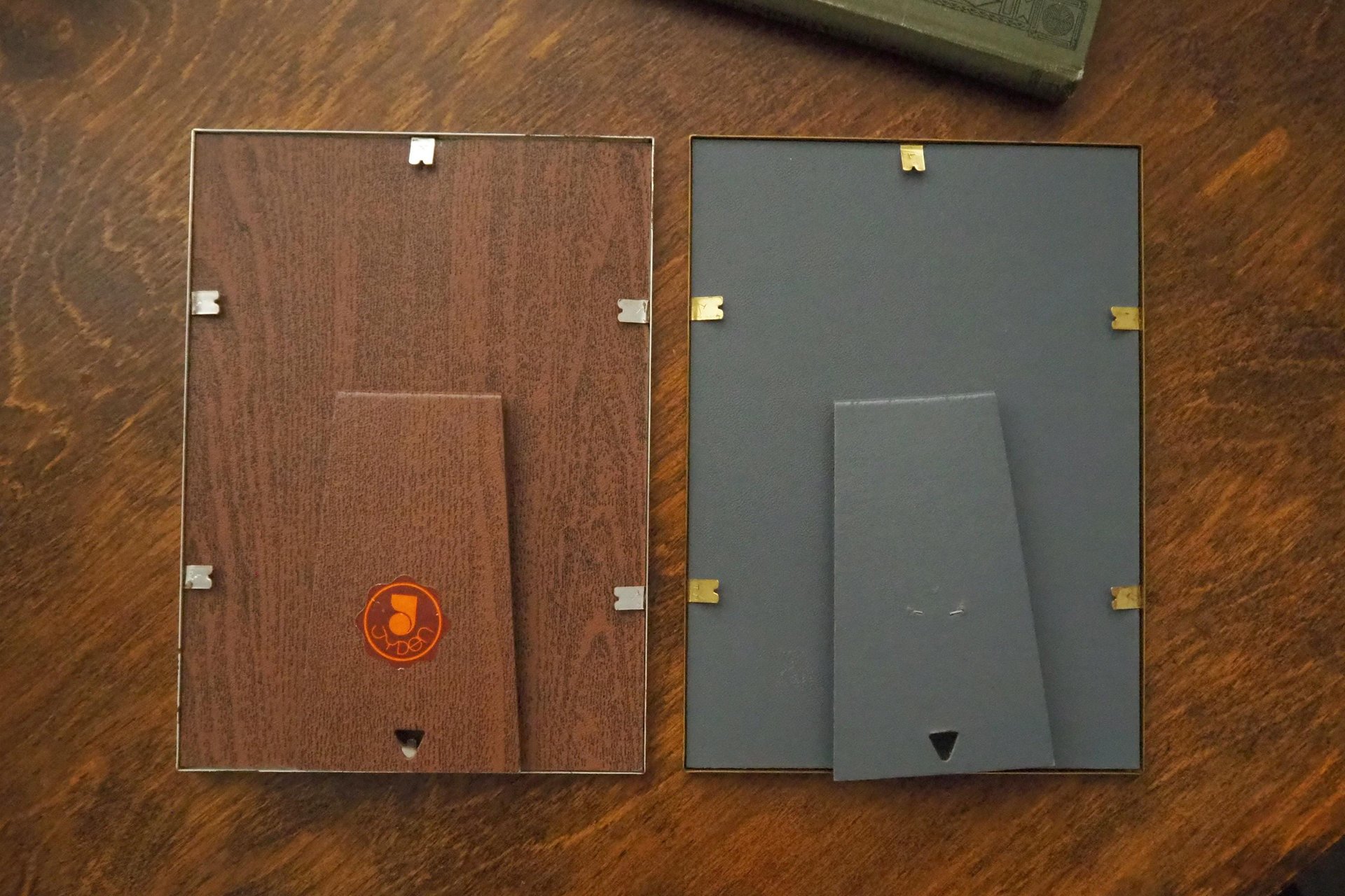 Set of two vintage photo frames | Vintage photo frames 13x18 cm | Vintage brass picture frames | Vintage silver plated frames