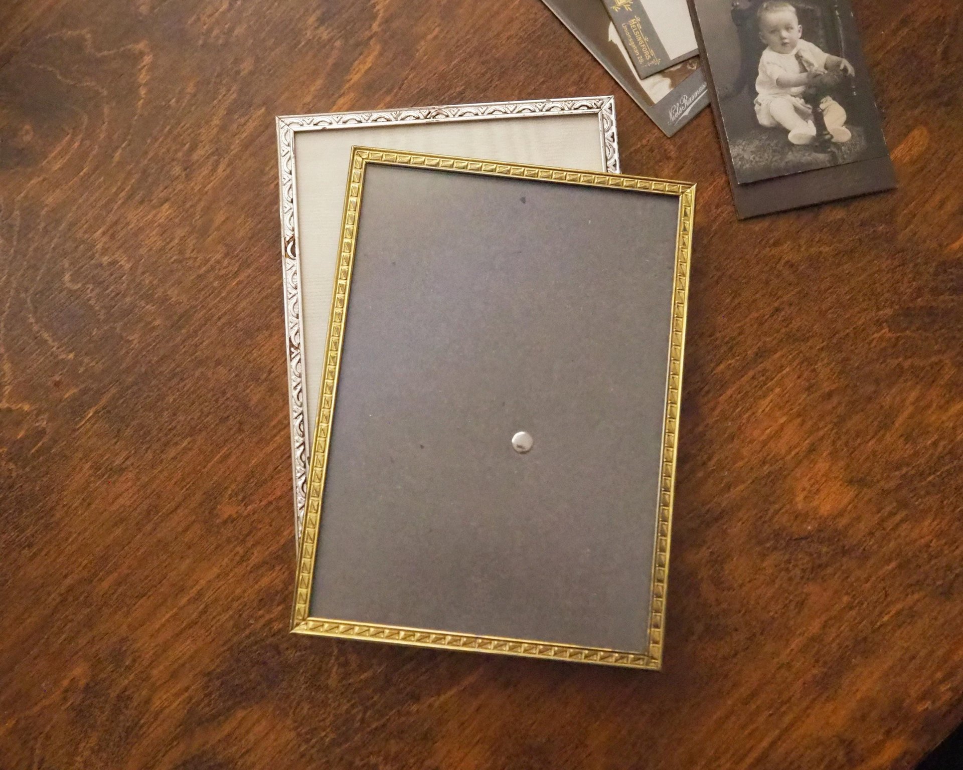 Set of two vintage photo frames | Vintage photo frames 13x18 cm | Vintage brass picture frames | Vintage silver plated frames