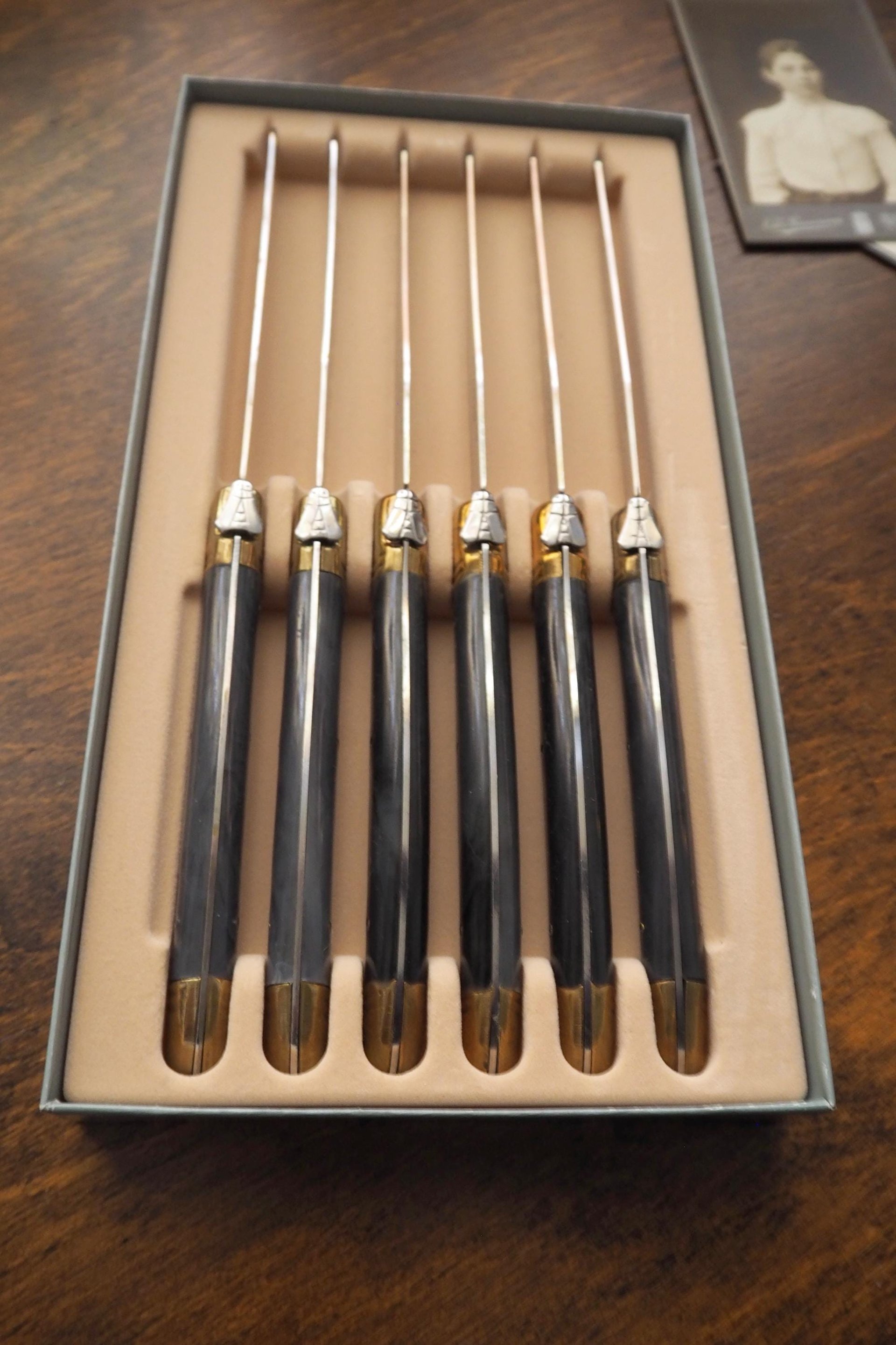 Set of six vintage steak knives | Vintage Laguiole knives | Vintage stainless steel knives | Vintage steak knife set | Acier Inox