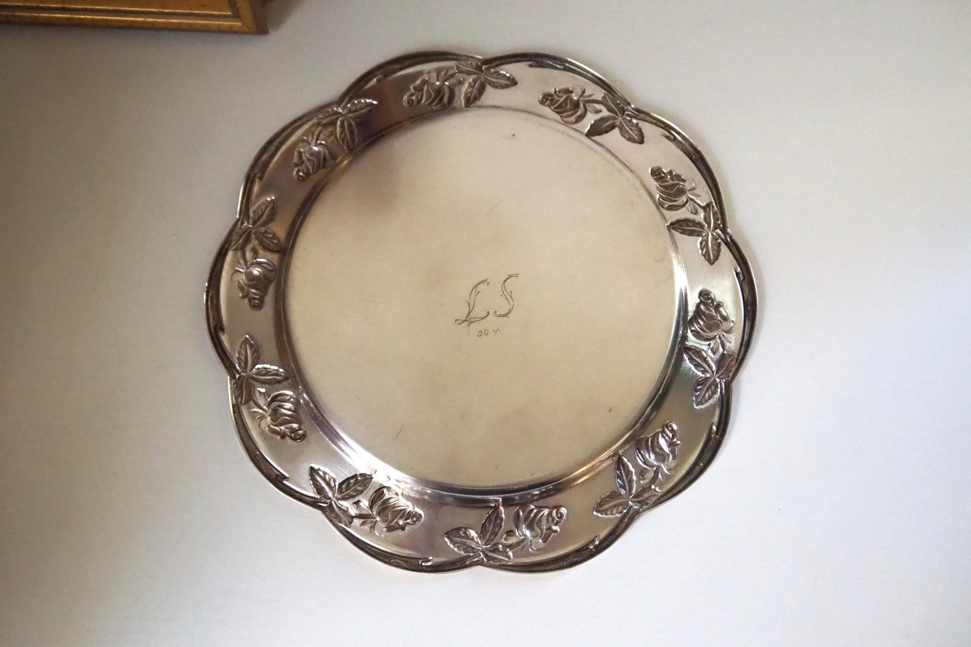 Vintage alpacca silver plate | Alpacca silver platter | Vintage silver plate | Alpacca plate with rose ornament | Floral silver plate