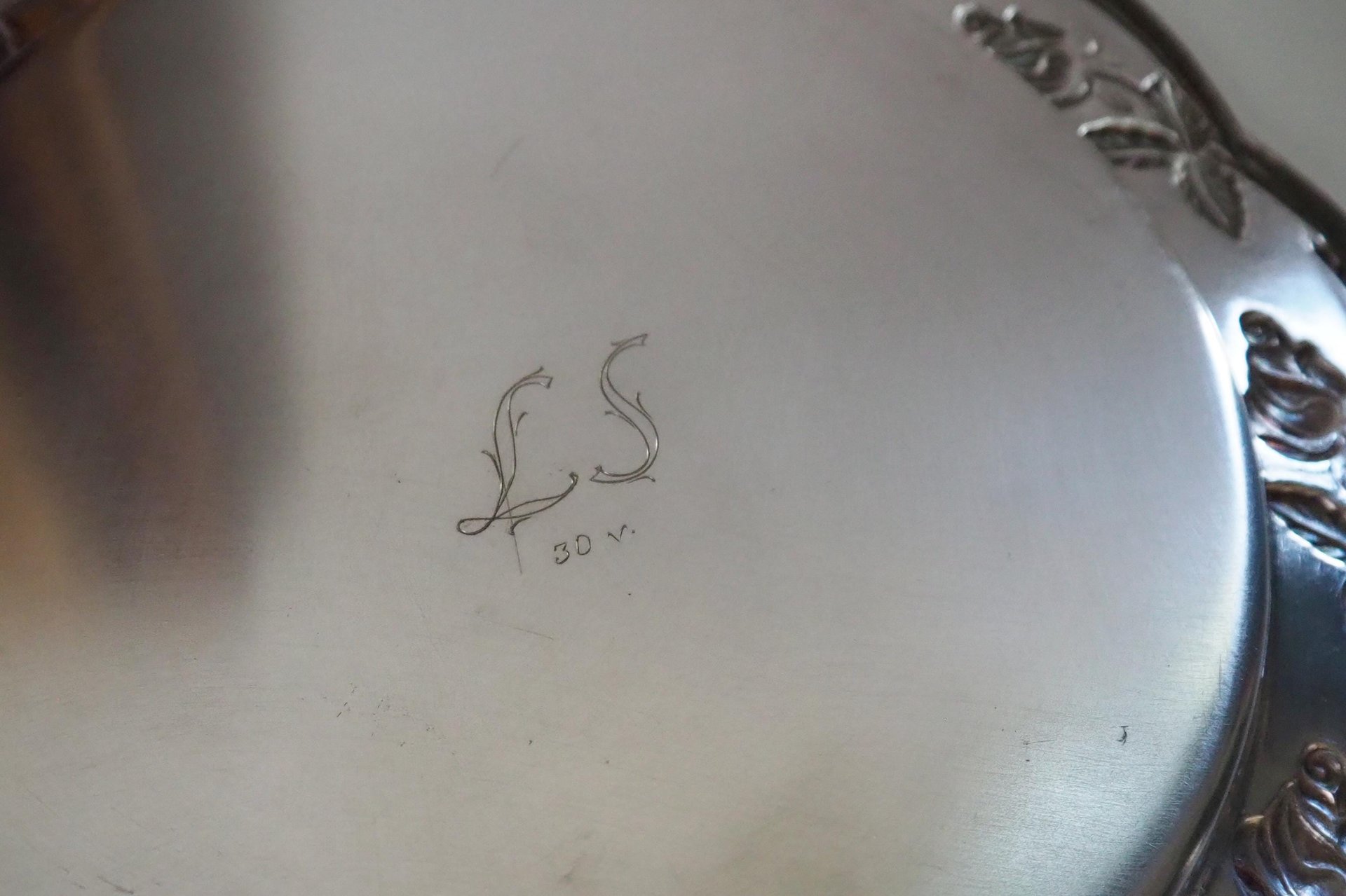 Vintage alpacca silver plate | Alpacca silver platter | Vintage silver plate | Alpacca plate with rose ornament | Floral silver plate