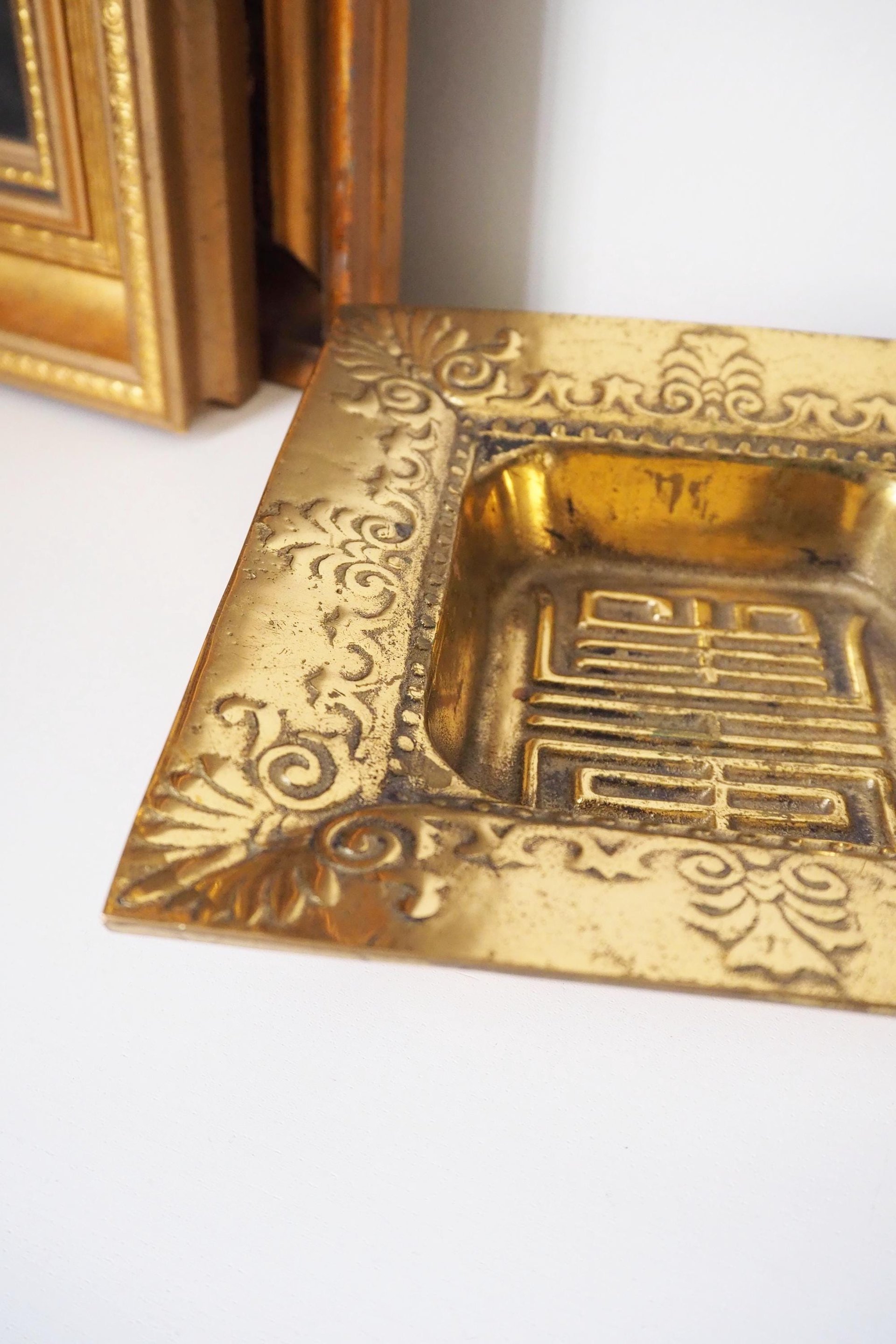 Vintage trinket dish | Vintage brass trinket dish | Heavy brass dish | Vintage brass ashtray | Asian brass dish