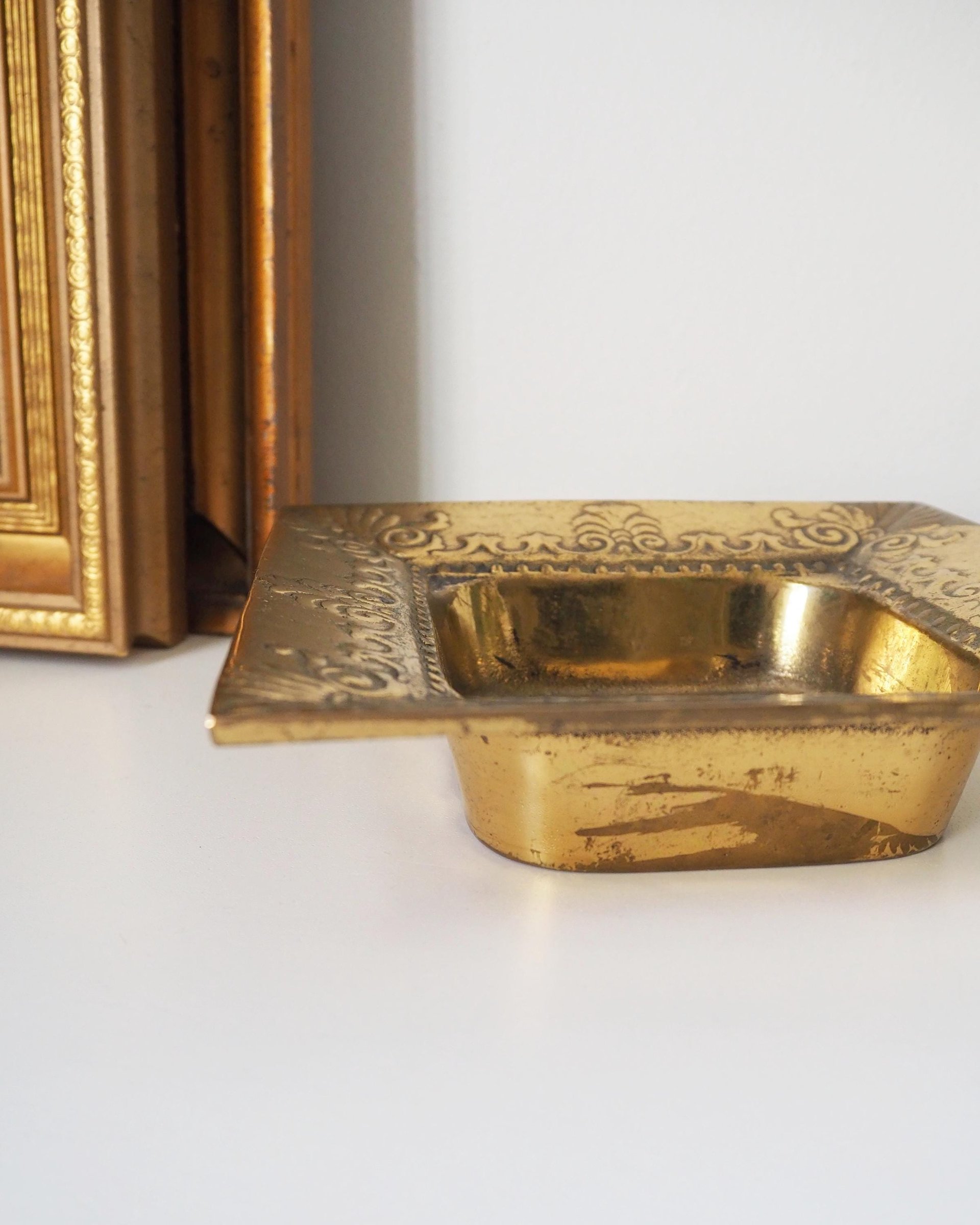 Vintage trinket dish | Vintage brass trinket dish | Heavy brass dish | Vintage brass ashtray | Asian brass dish