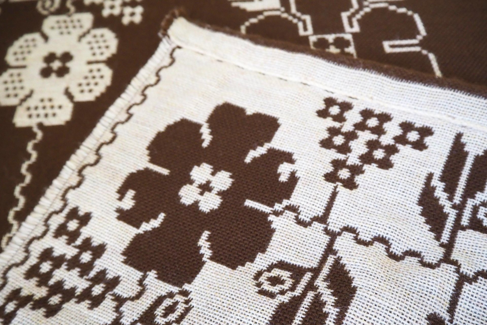 Vintage wall hanging | Brown and light beige wall hanging | Scandinavian wall hanging | Vintage wall tapestry | Handmade wall tapestry