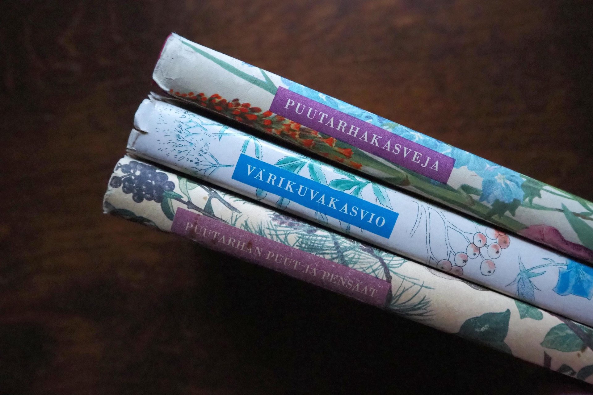 Vintage flower and plant book set | Finnish flower books | Vintage botanical books | Illustrated flower books | Vintage floral illustrations