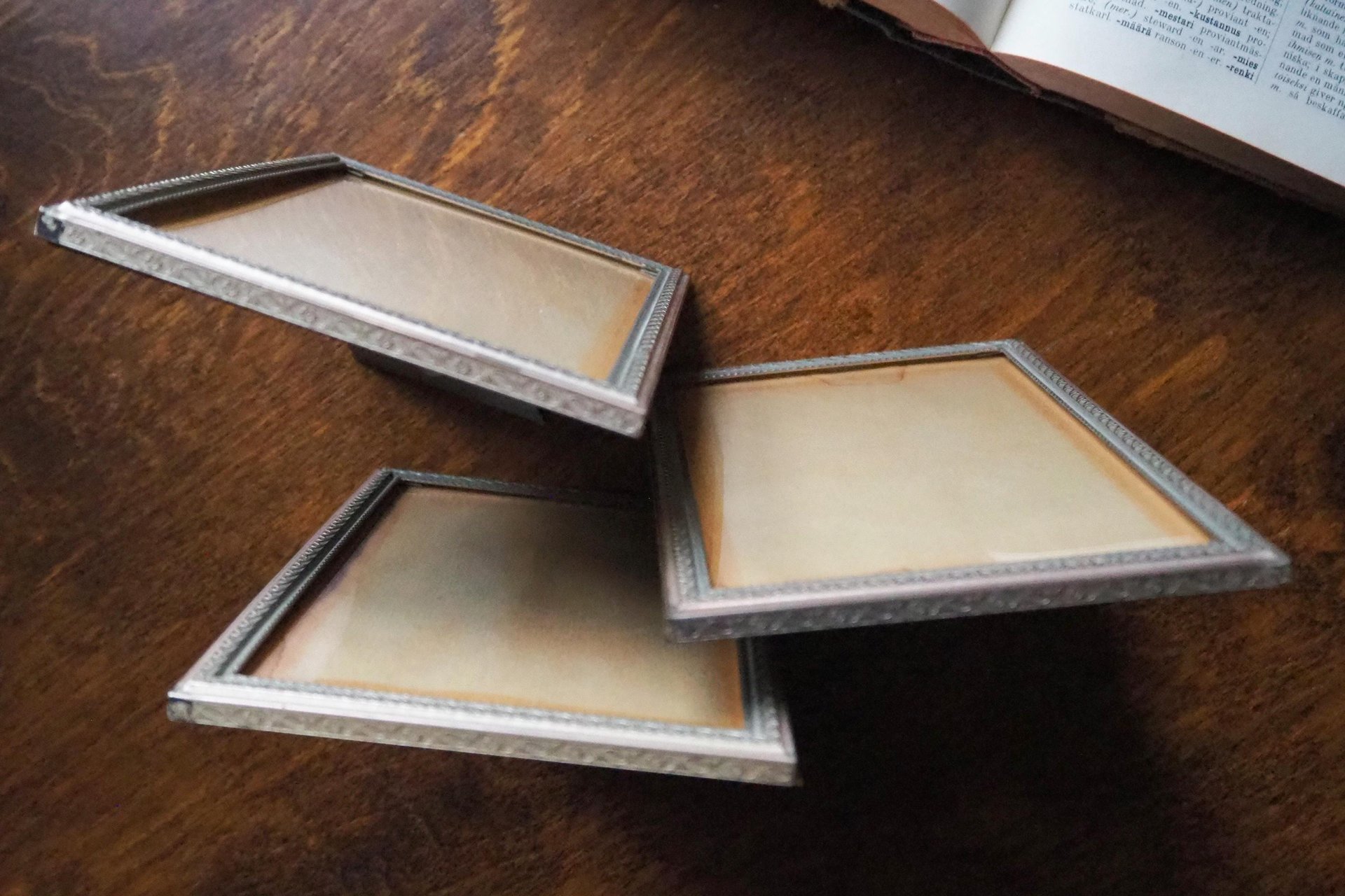 Set of three vintage photo frames | Silver plated photo frames 11x16 cm | Vintage silver plated picture frames | Vintage picture frames