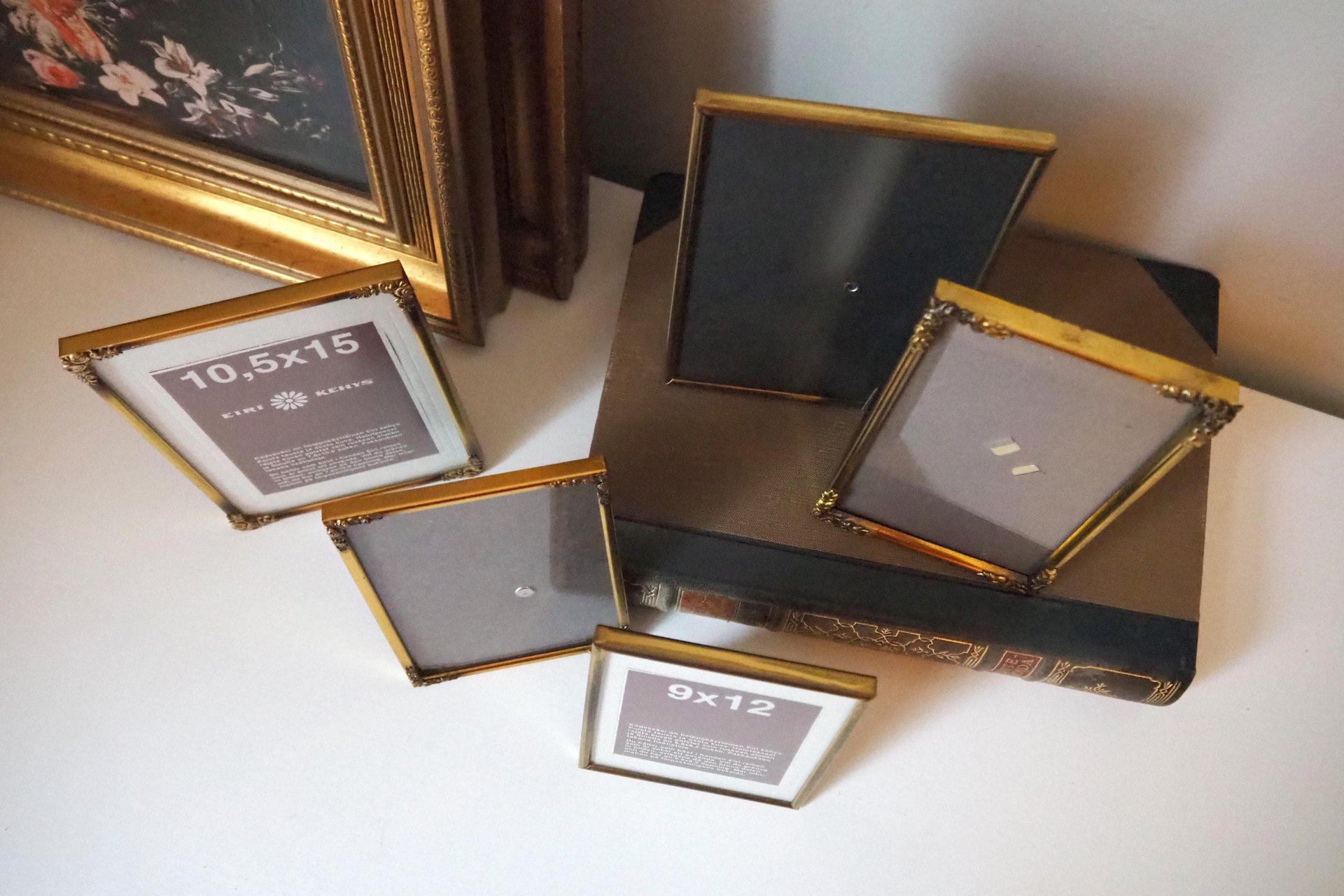 Set of five vintage photo frames | Mismatched photo frames | Set of five brass vintage frames | Vintage brass picture frames