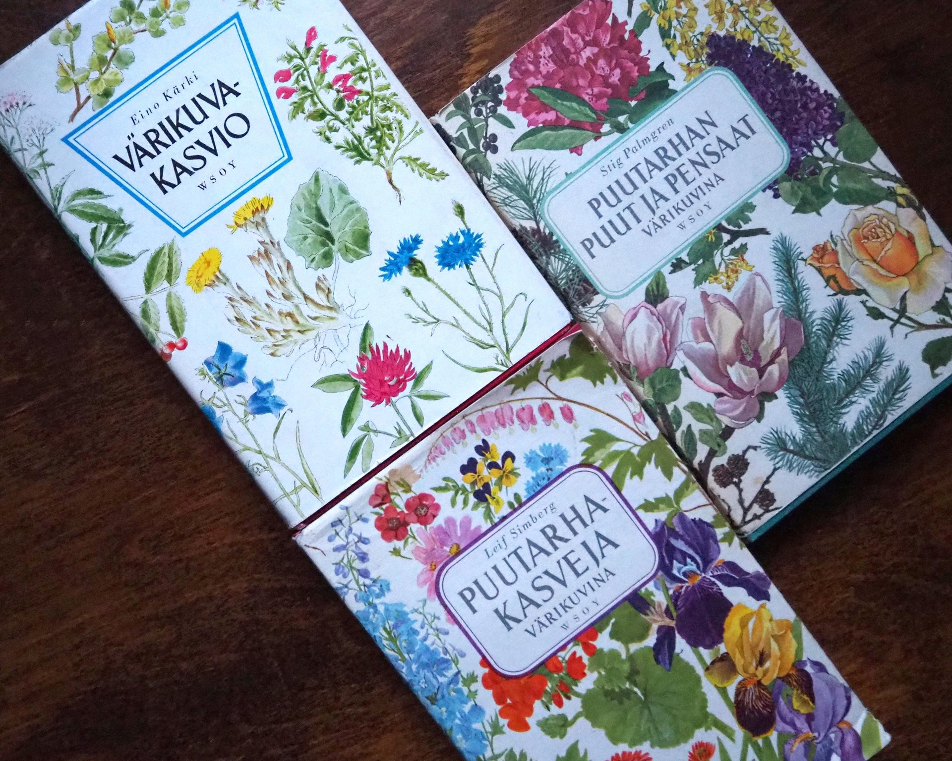 Vintage flower and plant book set | Finnish flower books | Vintage botanical books | Illustrated flower books | Vintage floral illustrations