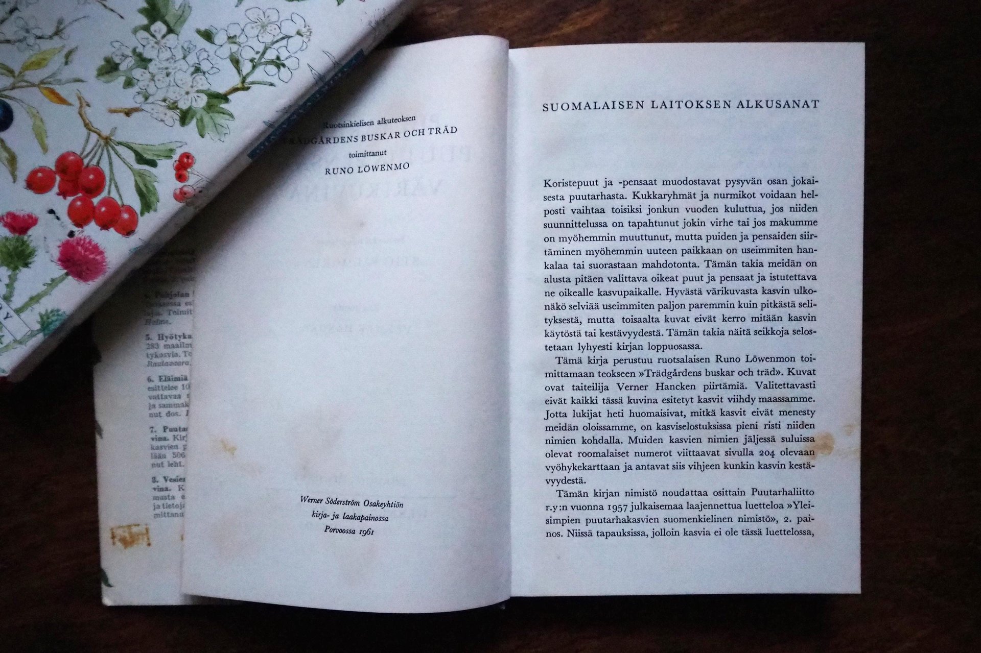 Vintage flower and plant book set | Finnish flower books | Vintage botanical books | Illustrated flower books | Vintage floral illustrations