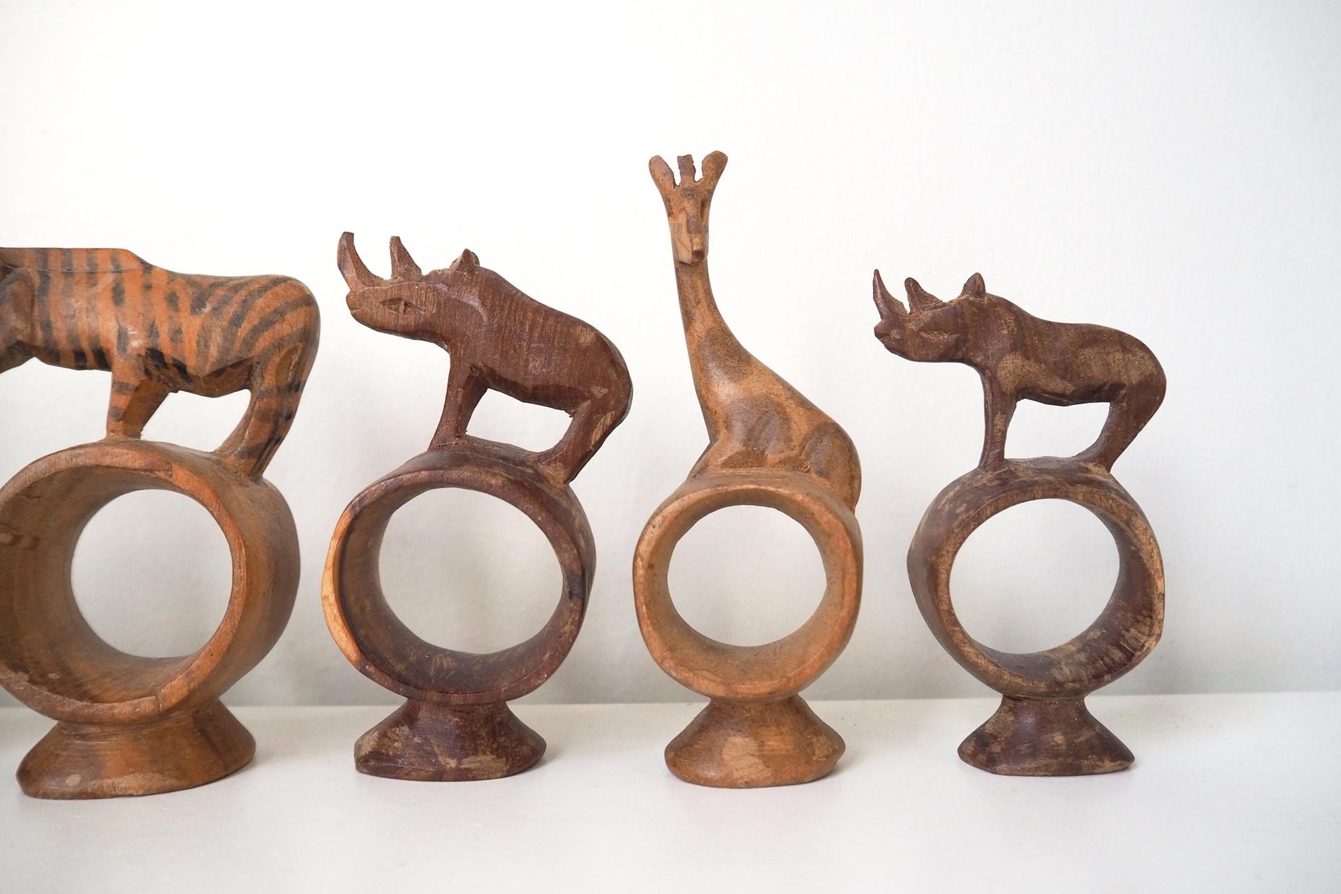 Vintage napkin rings | Set of six wooden napkin rings | Hand carved napkin rings | Set of six wooden animal napkin rings