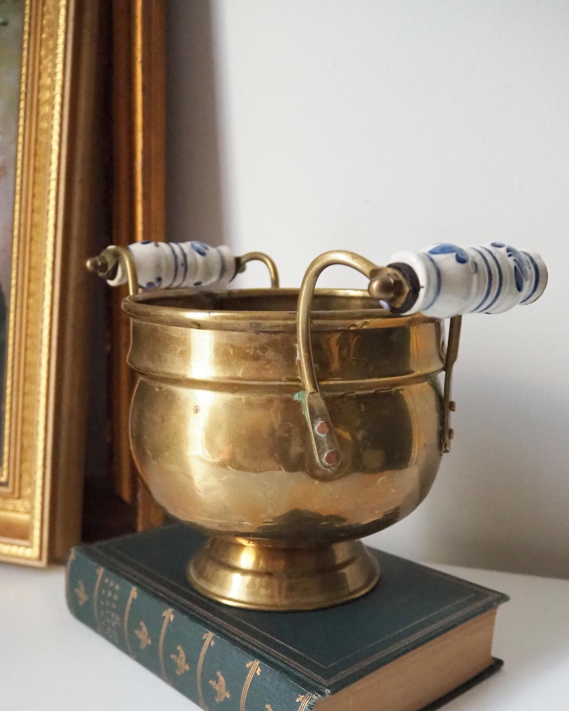 Vintage brass planter with ceramic handles | Vintage brass planter | Footed brass planter | Vintage planter