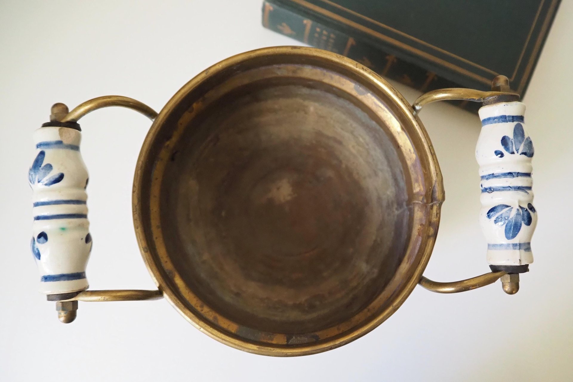 Vintage brass planter with ceramic handles | Vintage brass planter | Footed brass planter | Vintage planter