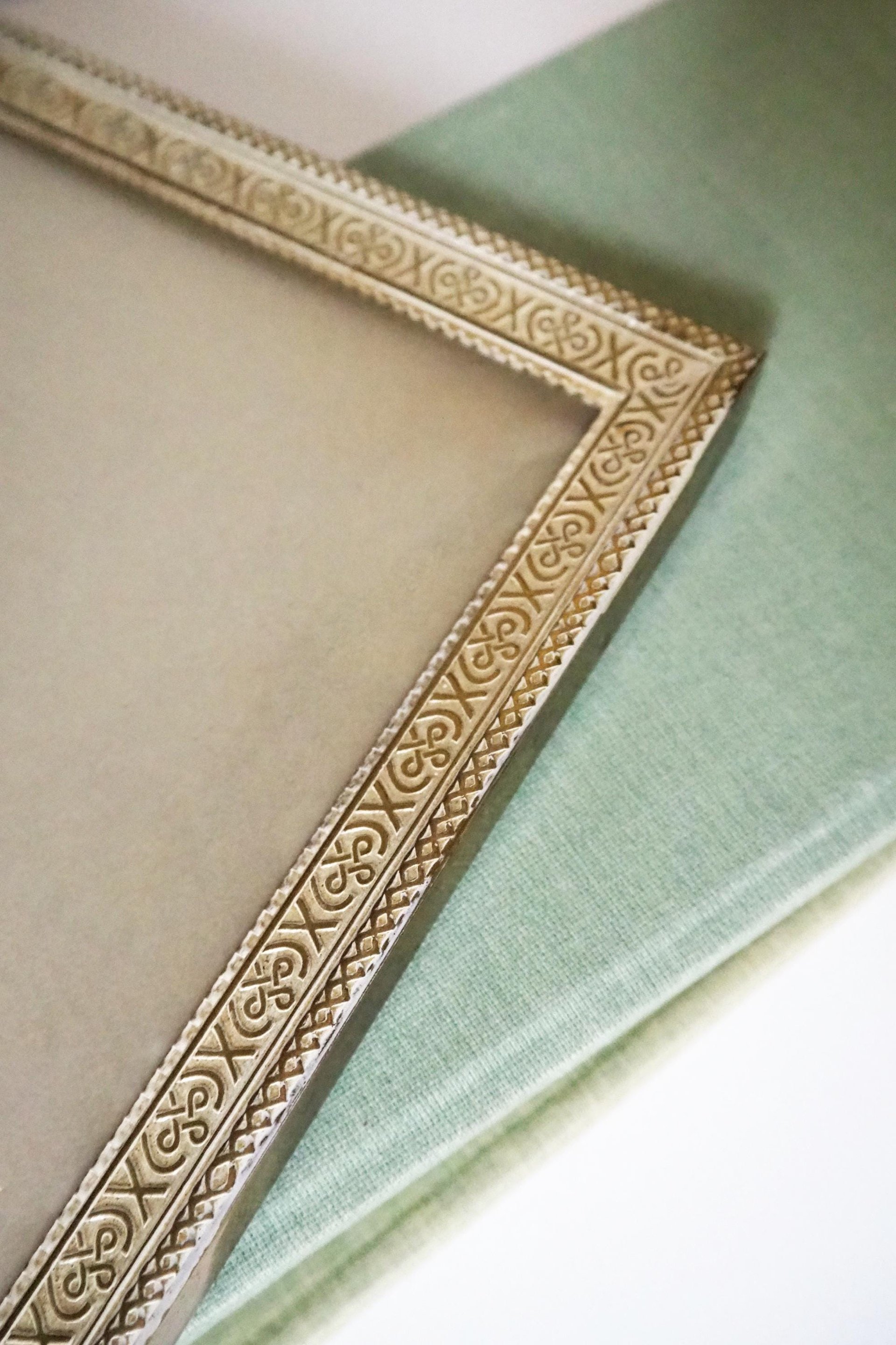 Vintage photo frame 18x24 cm | Vintage brass frame | Brass picture frame | Ornate photo frame | Vintage photo frame