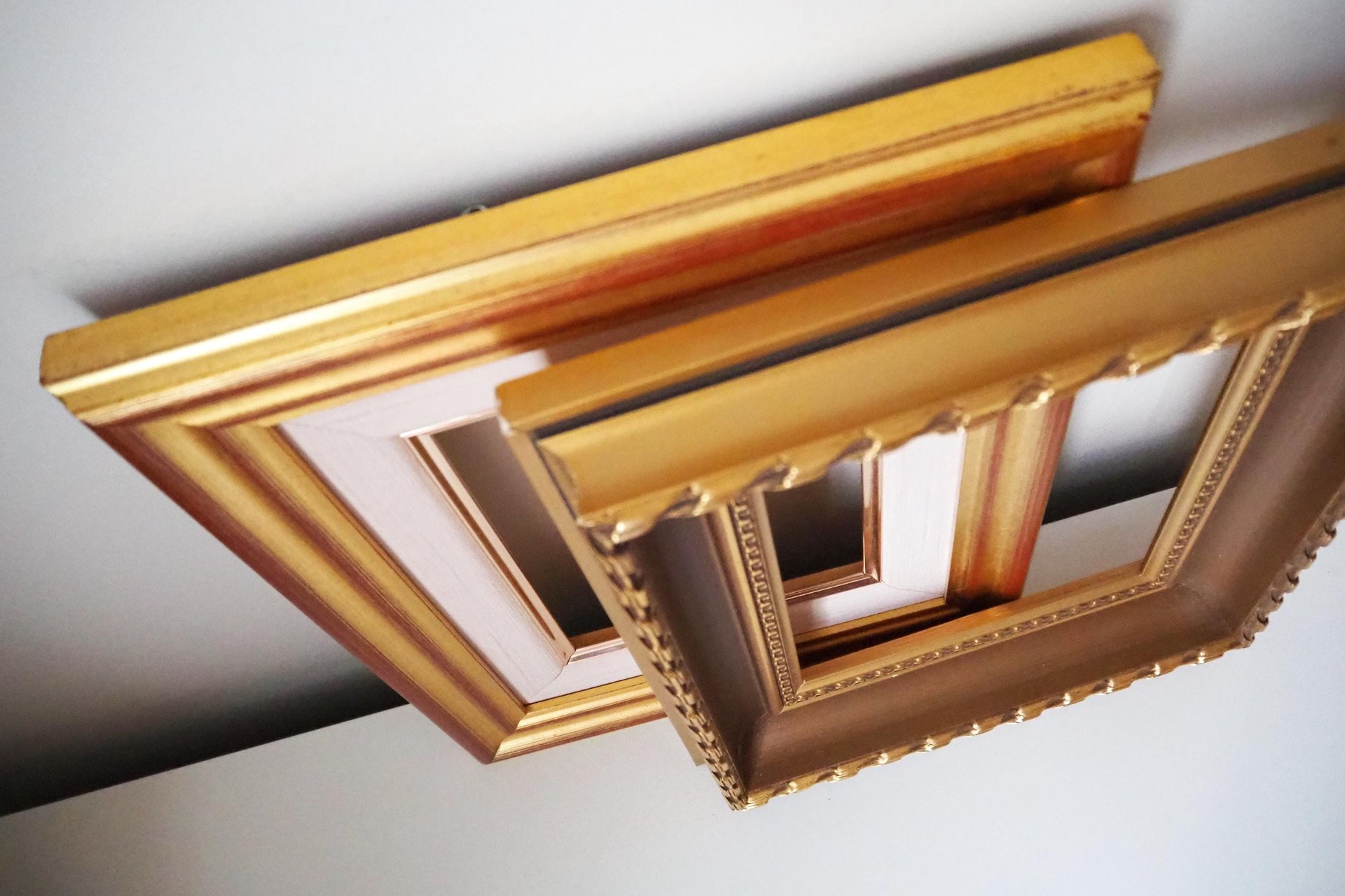 Vintage wooden frames | Vintage wooden picture frames | Gilded vintage frames | Made in Finland