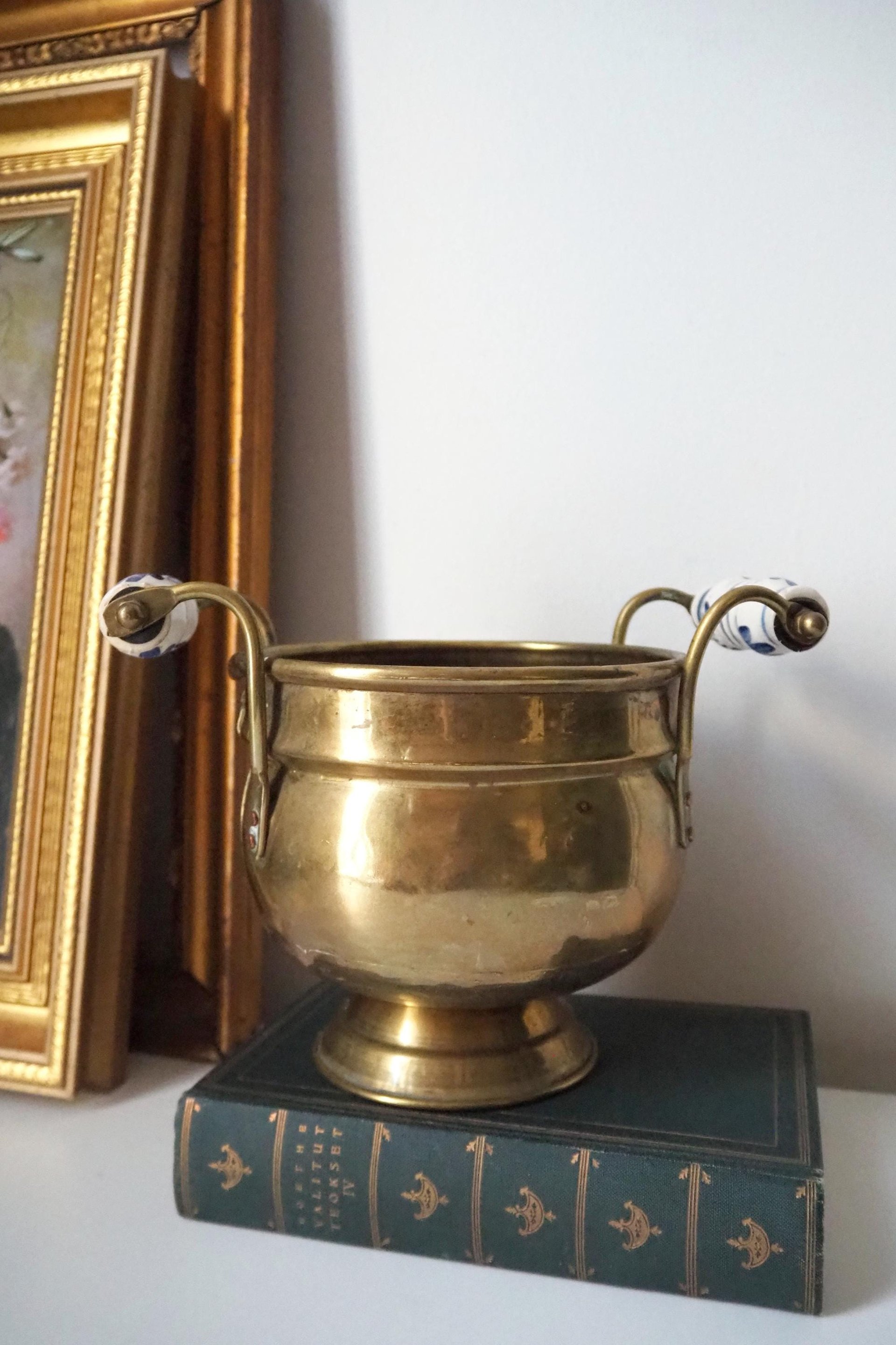 Vintage brass planter with ceramic handles | Vintage brass planter | Footed brass planter | Vintage planter