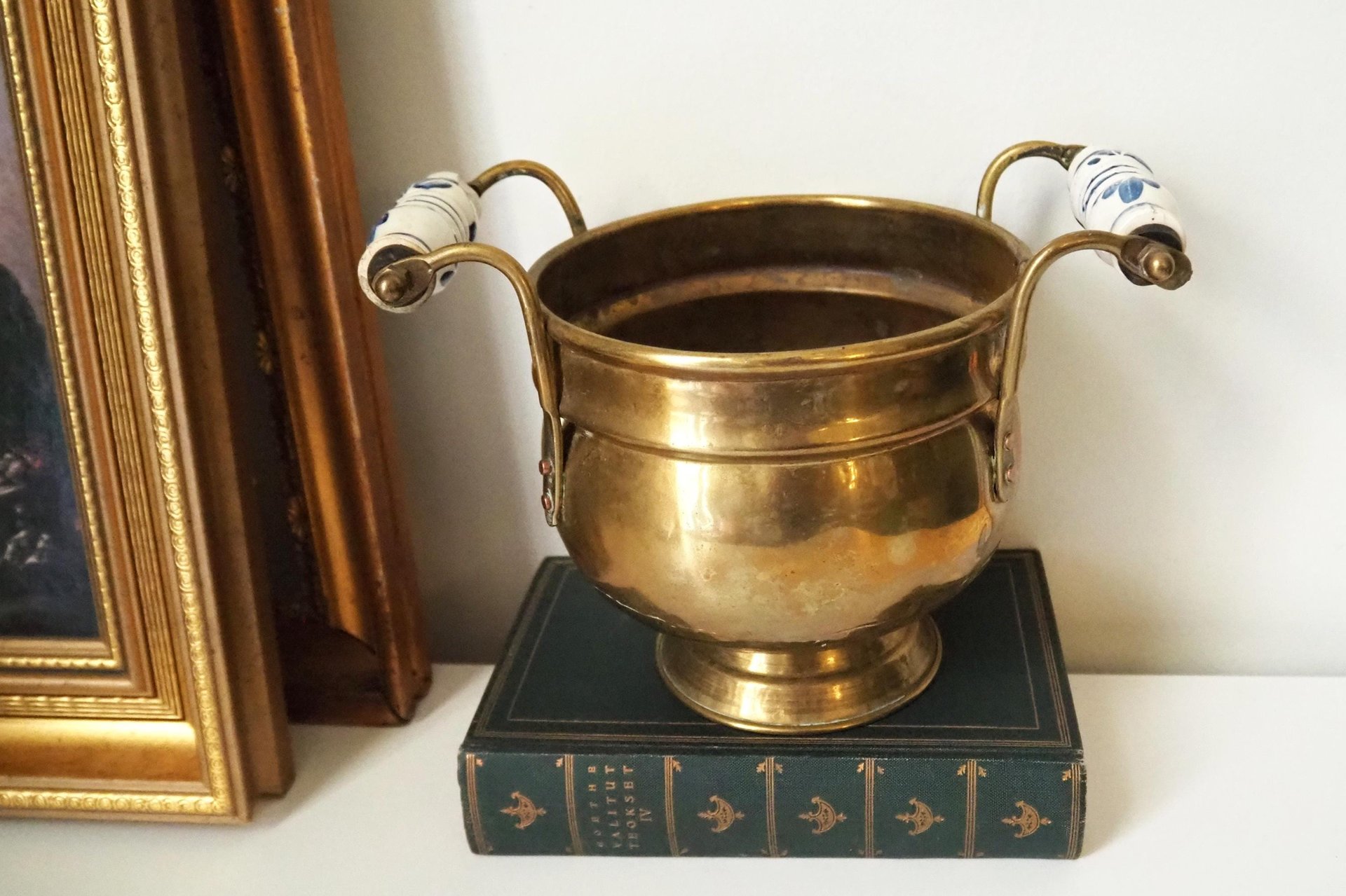 Vintage brass planter with ceramic handles | Vintage brass planter | Footed brass planter | Vintage planter