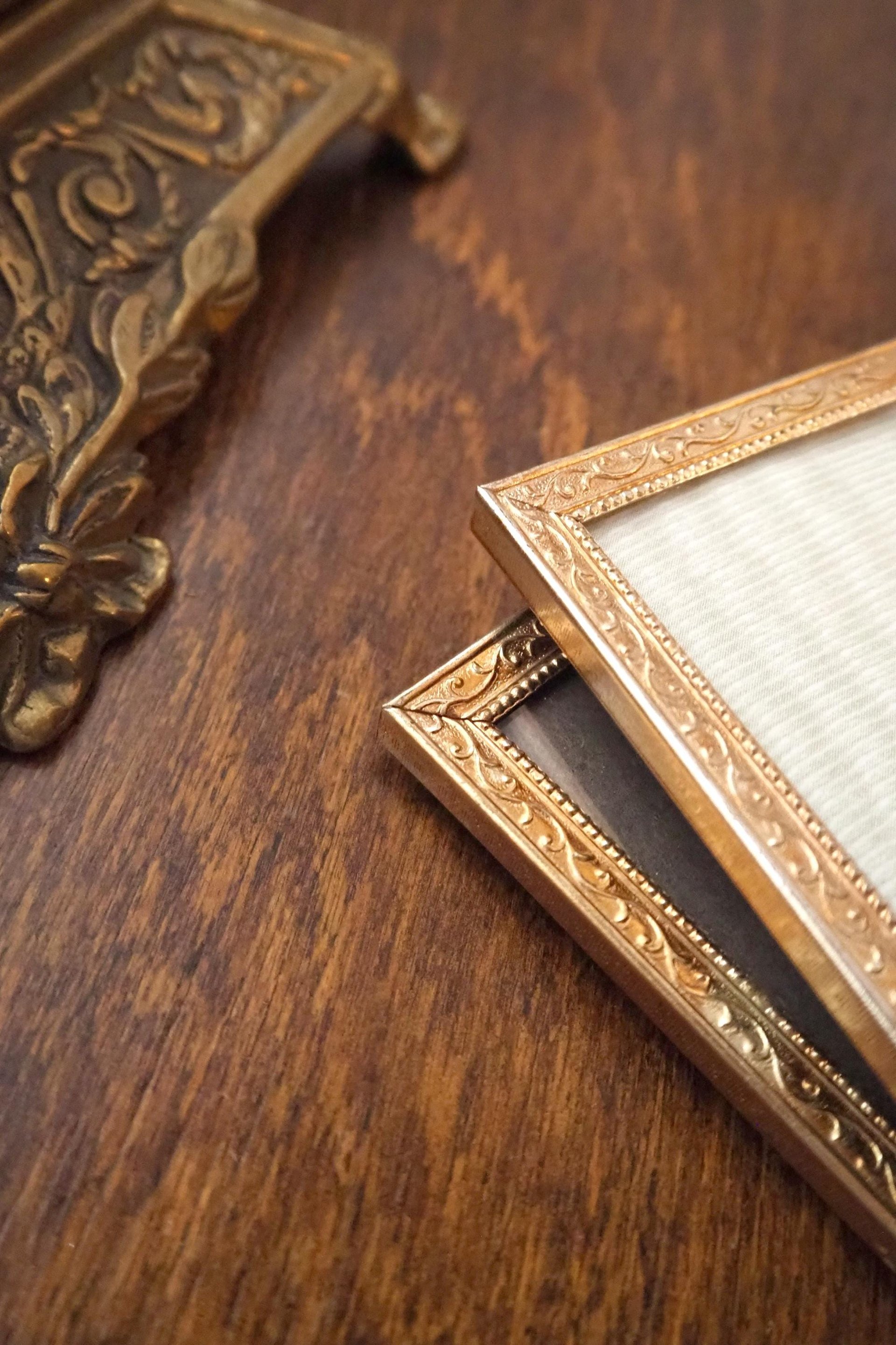 Set of two vintage photo frames | Vintage photo frames 13x18 cm | Vintage picture frames | Vintage picture frames