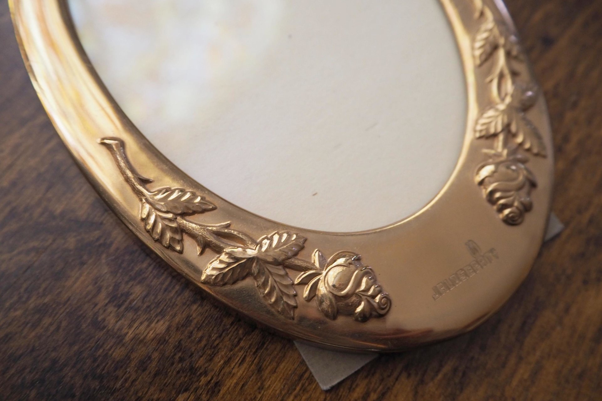 Vintage photo frame | Oval photo frame Finland | Floral picture frame | Vintage picture frame | Made in Finland