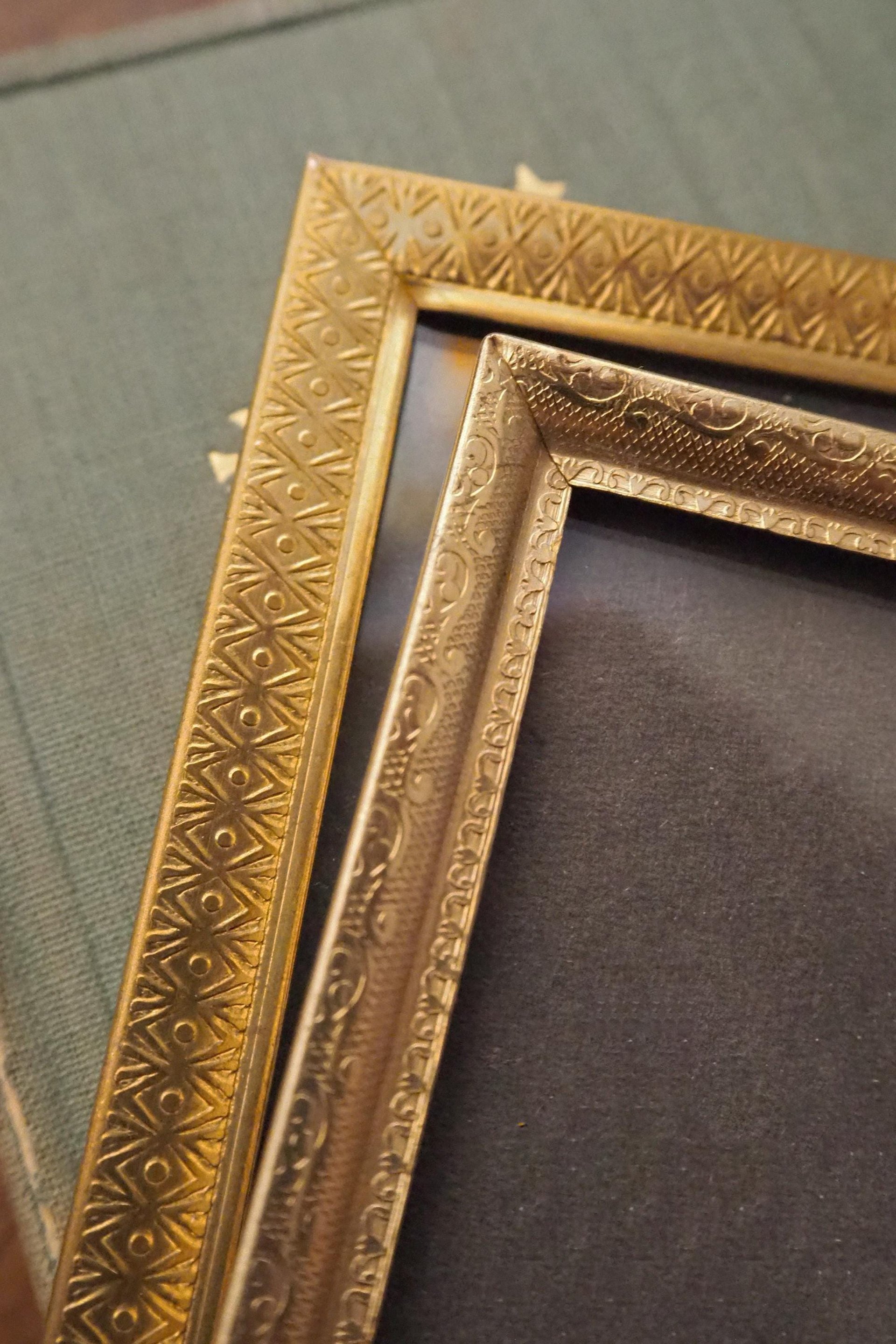 Set of two vintage photo frames | Vintage photo frames 13x18 cm | Vintage brass picture frames | Vintage silver plated frames