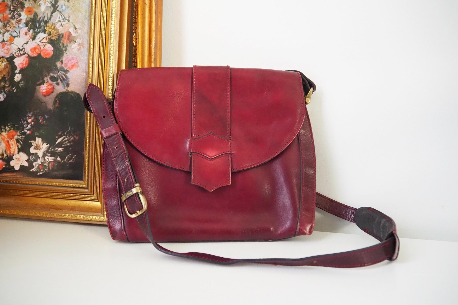 Vintage leather crossbody bag | Vintage leather bag | Burgundy leather bag | Vintage leather bag by Three Bags | Made in Finland