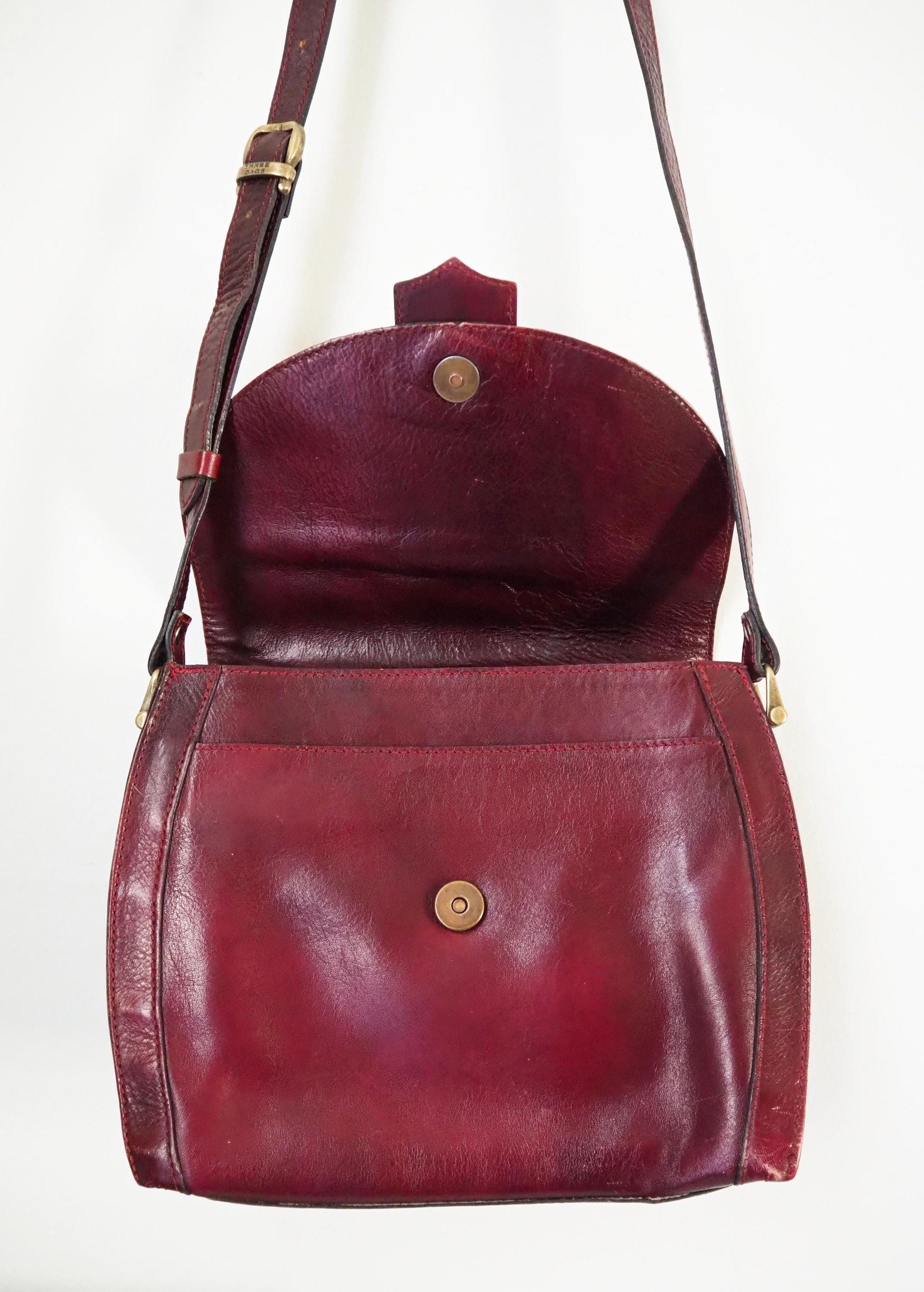 Vintage leather crossbody bag | Vintage leather bag | Burgundy leather bag | Vintage leather bag by Three Bags | Made in Finland