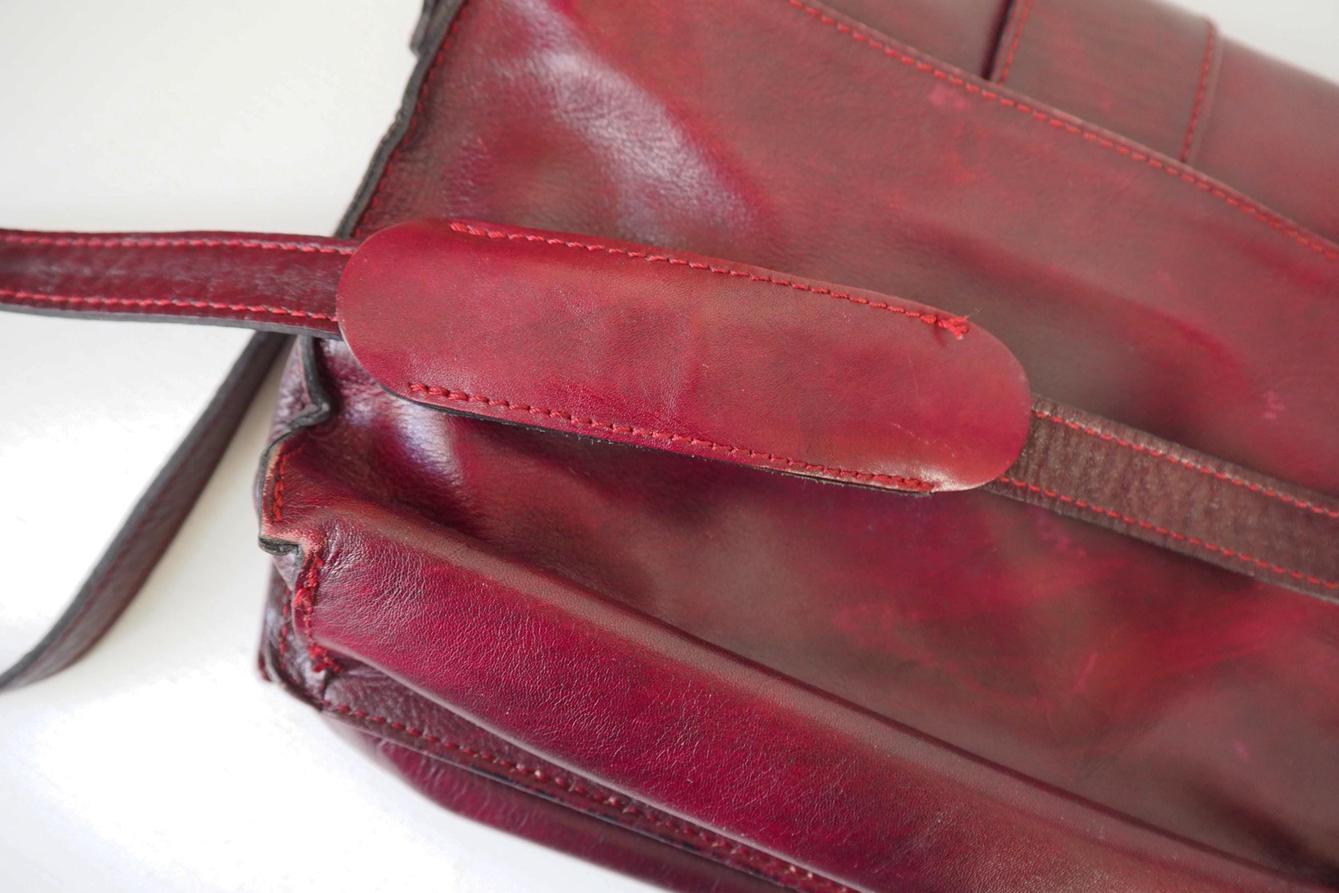 Vintage leather crossbody bag | Vintage leather bag | Burgundy leather bag | Vintage leather bag by Three Bags | Made in Finland
