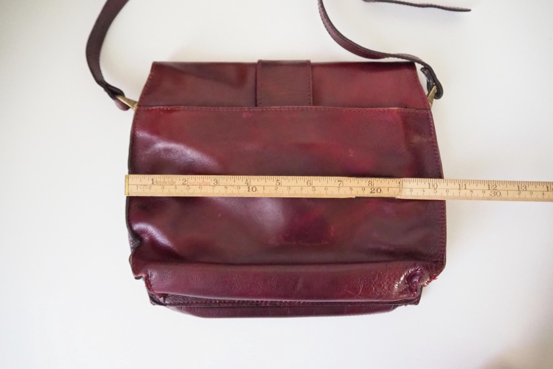 Vintage leather crossbody bag | Vintage leather bag | Burgundy leather bag | Vintage leather bag by Three Bags | Made in Finland