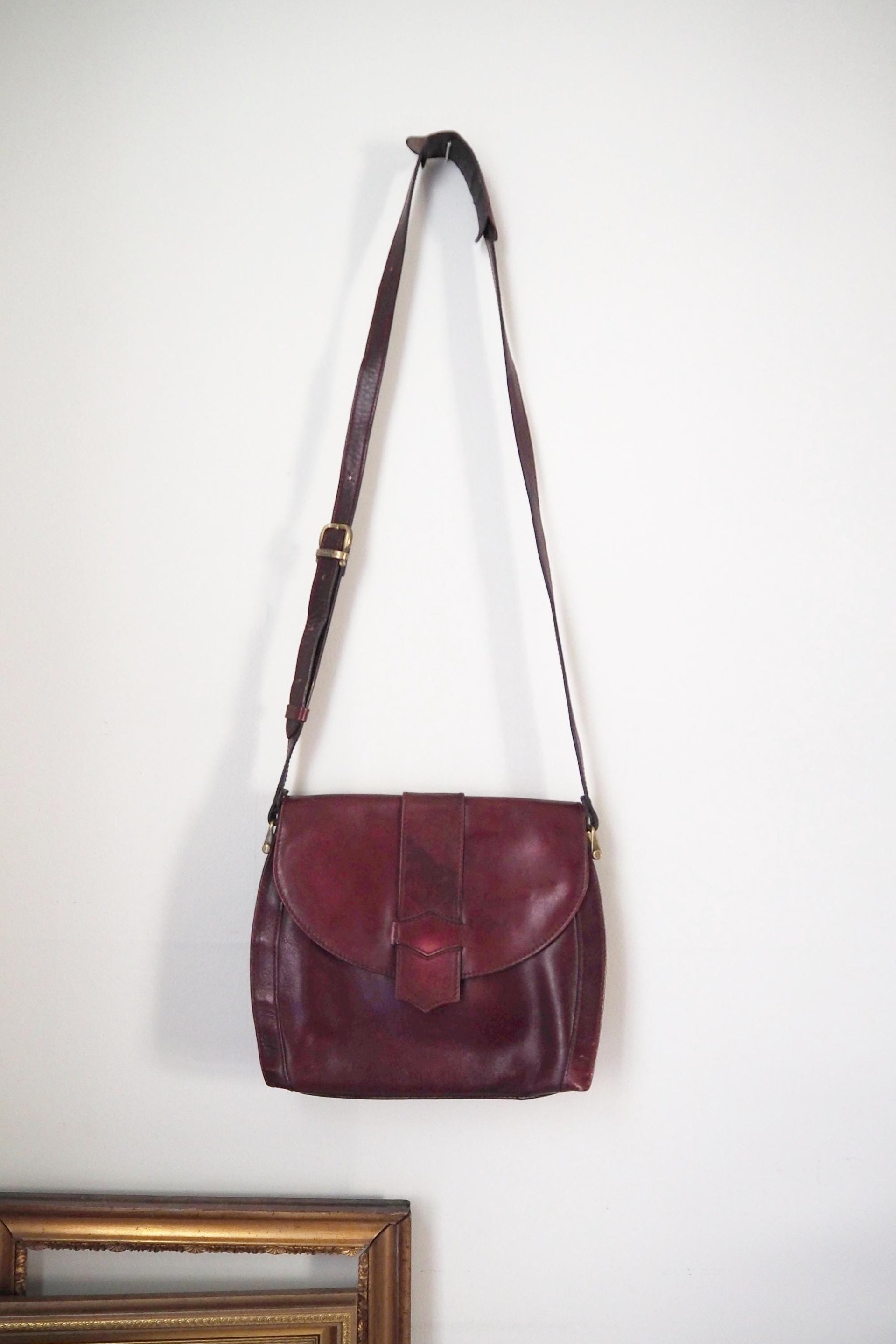 Vintage leather crossbody bag | Vintage leather bag | Burgundy leather bag | Vintage leather bag by Three Bags | Made in Finland