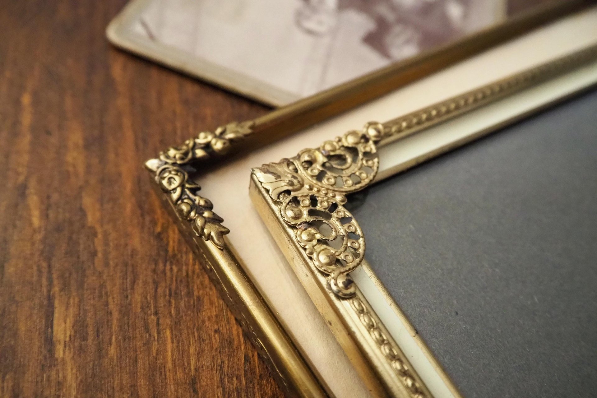 Set of two vintage photo frames | Vintage photo frames | Vintage brass picture frames | Mismatched photo frames