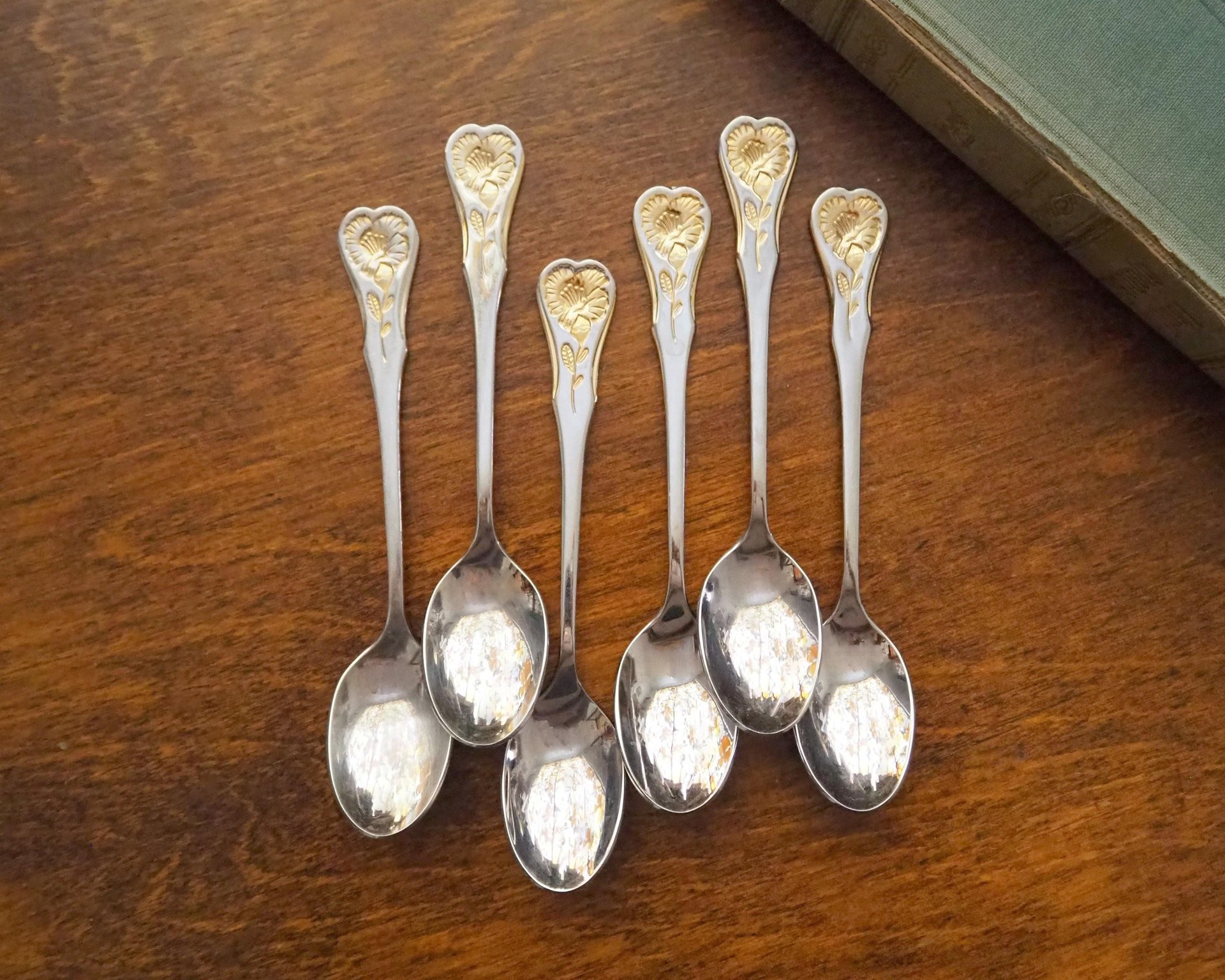 Set of six vintage teaspoons and a cake server | Hackmann Myrna | Vintage stainless steel teaspoons | Vintage teaspoons