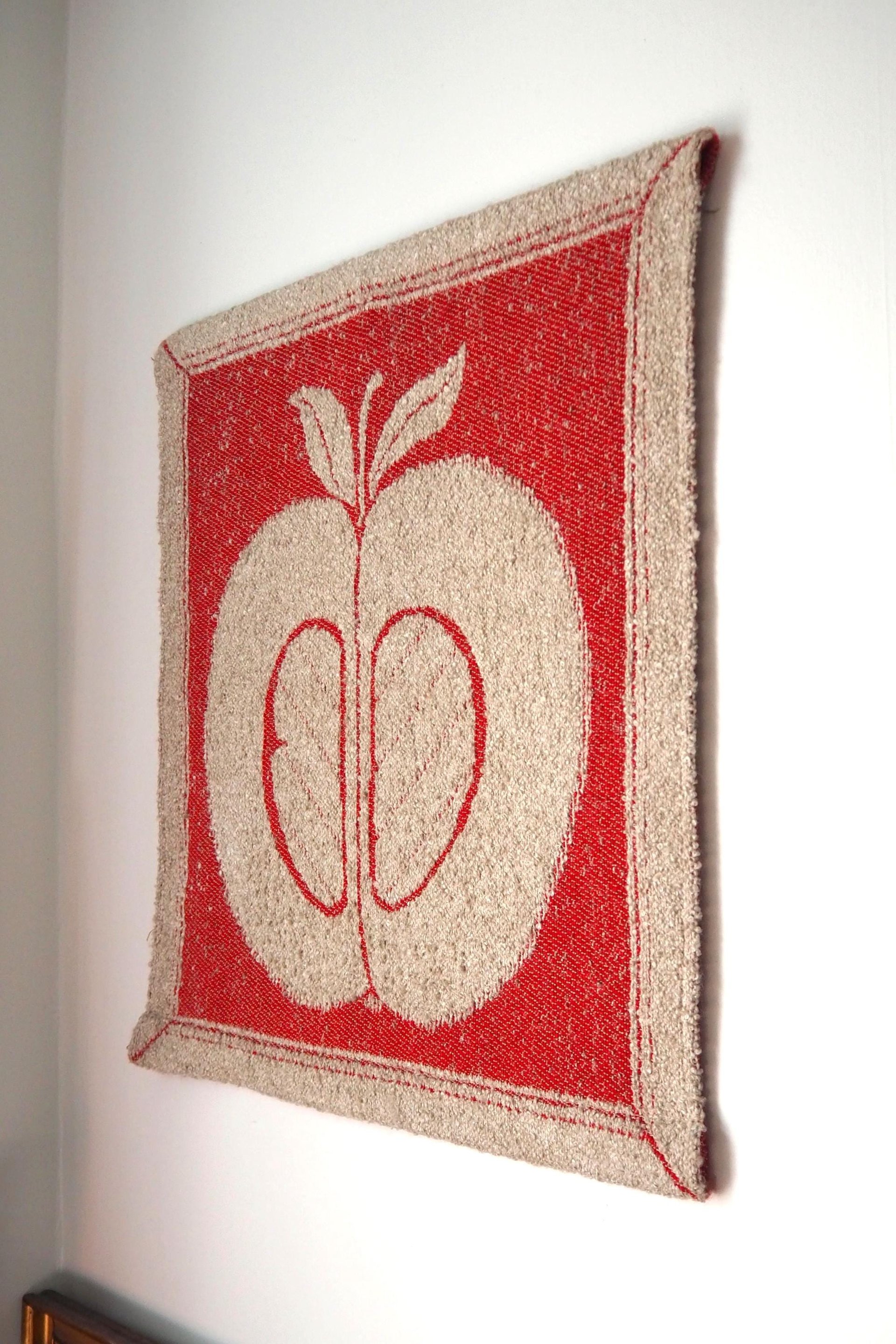 Vintage wall hanging | Apple wall tapestry | Red wall hanging | Vintage wall tapestry | Apple wall hanging