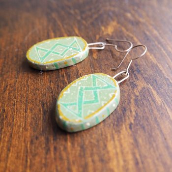 Vintage earrings | Green handpainted earrings | Ceramic dangle earrings
