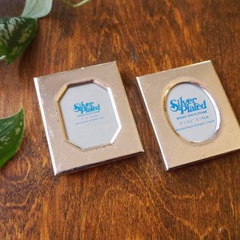 Vintage picture frames | Set of two silver plated frames | Silver plated picture frames | Tiny vintage picture frames